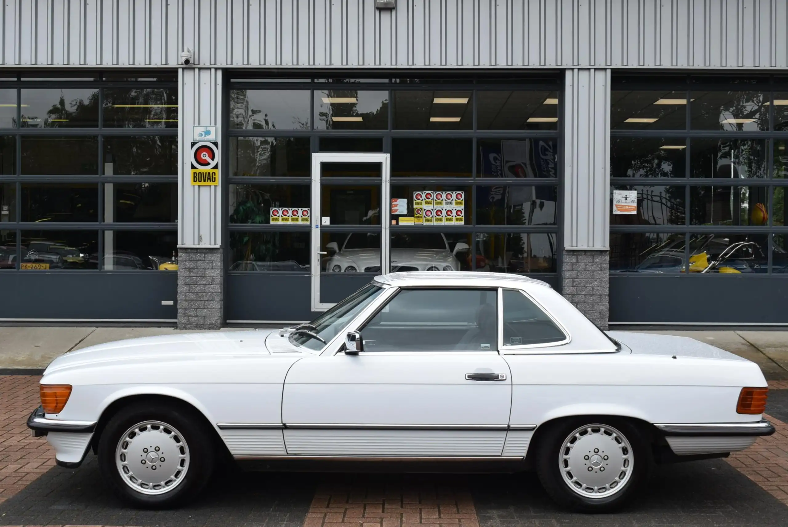 Mercedes-Benz - SL 300