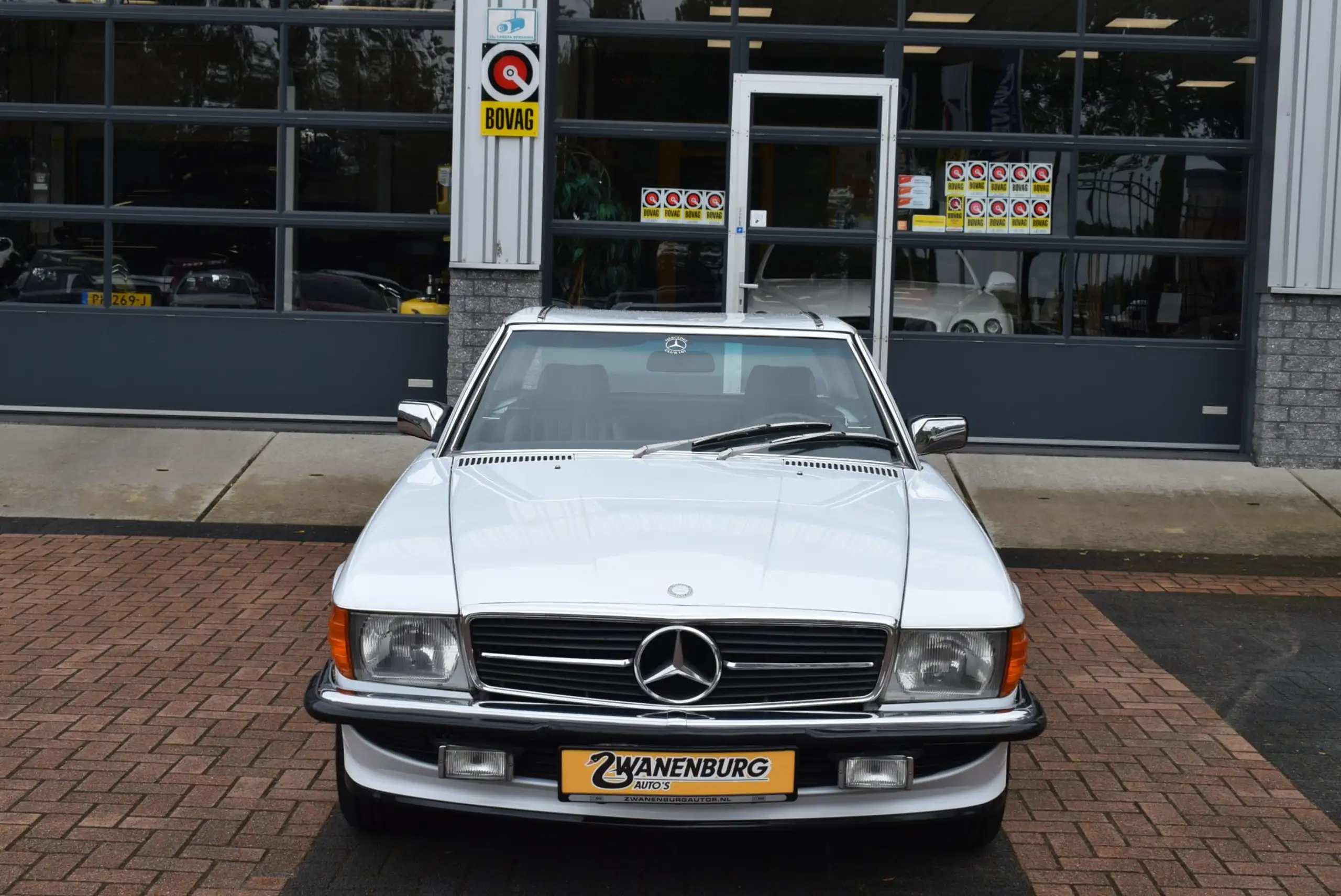 Mercedes-Benz - SL 300