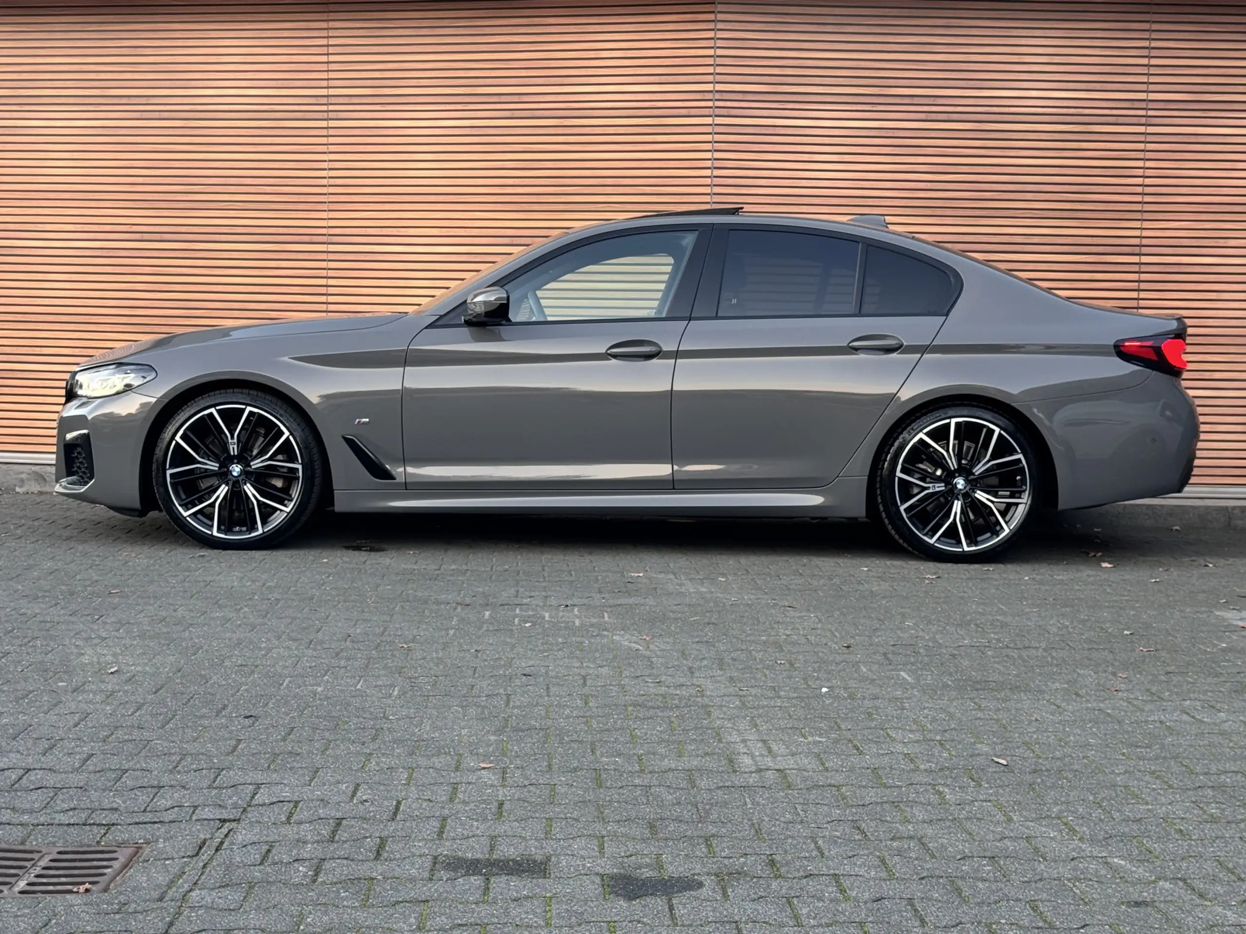 BMW - 520