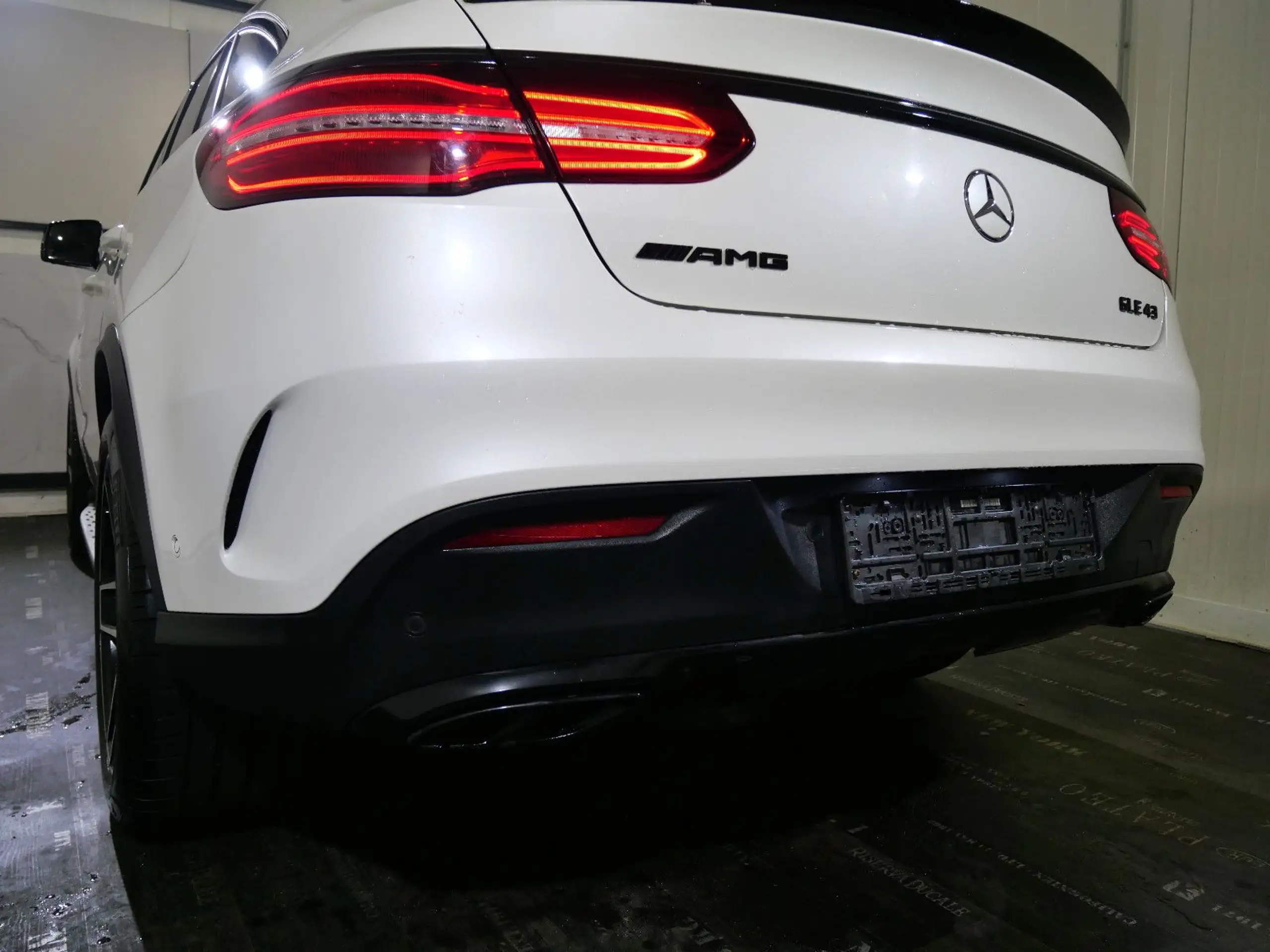 Mercedes-Benz - GLE 43 AMG