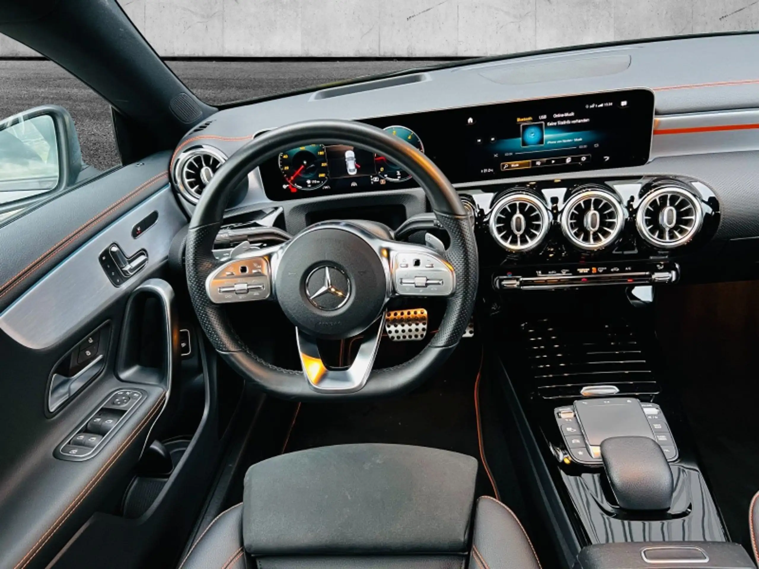 Mercedes-Benz - CLA 220