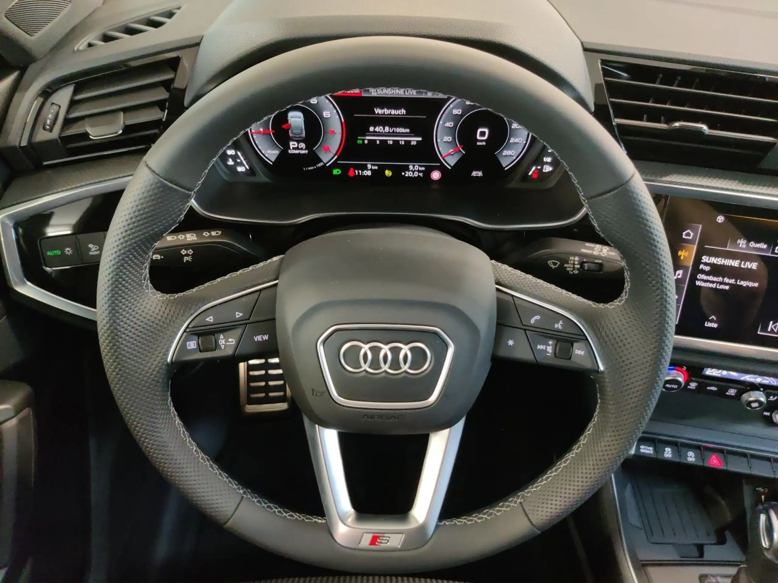 Audi - Q3