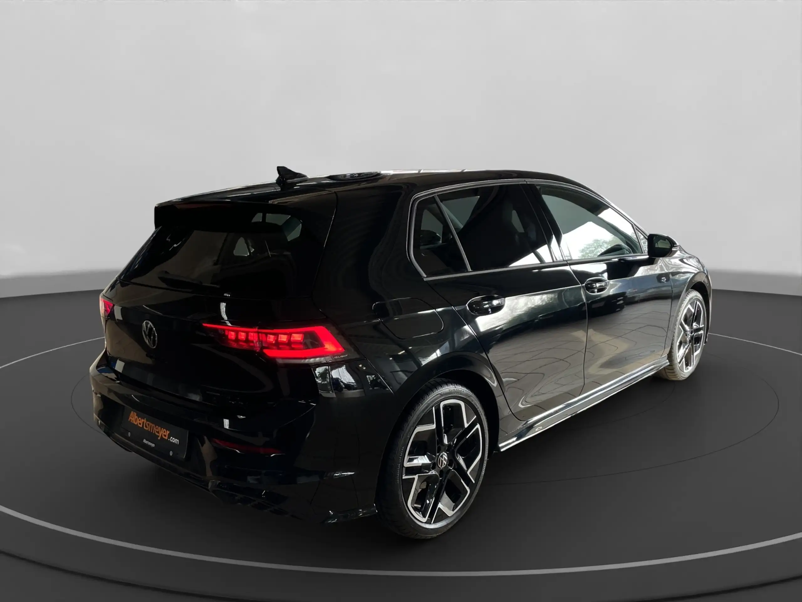 Volkswagen - Golf R