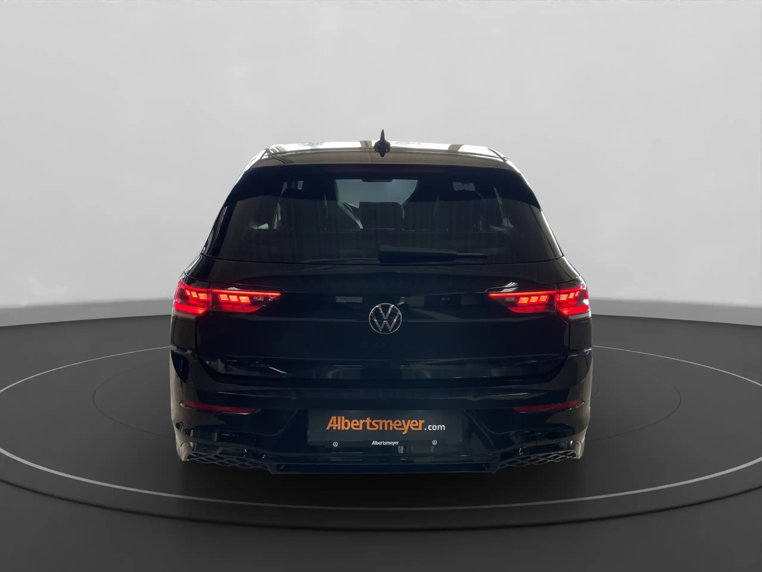 Volkswagen - Golf R