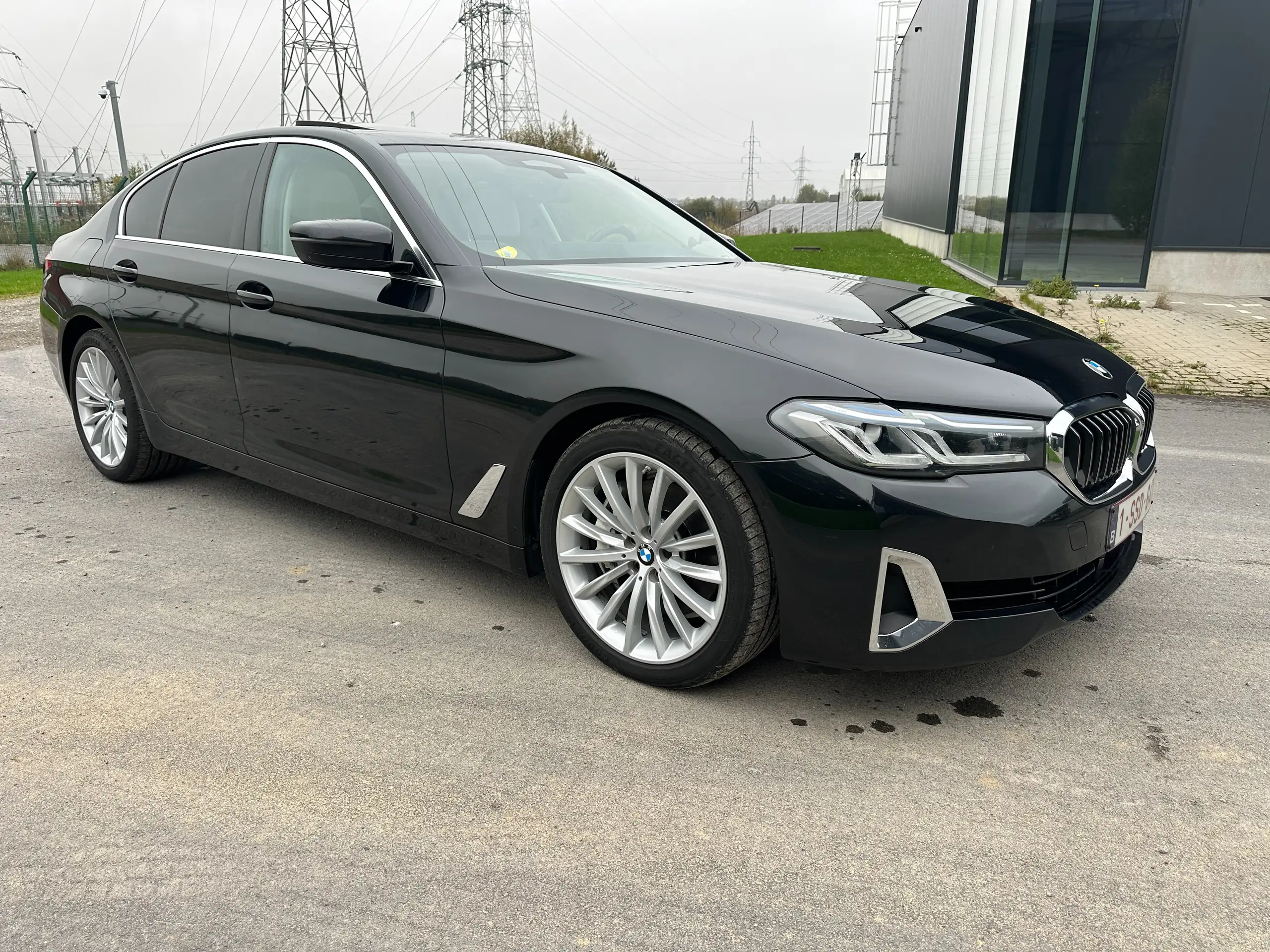 BMW - 530