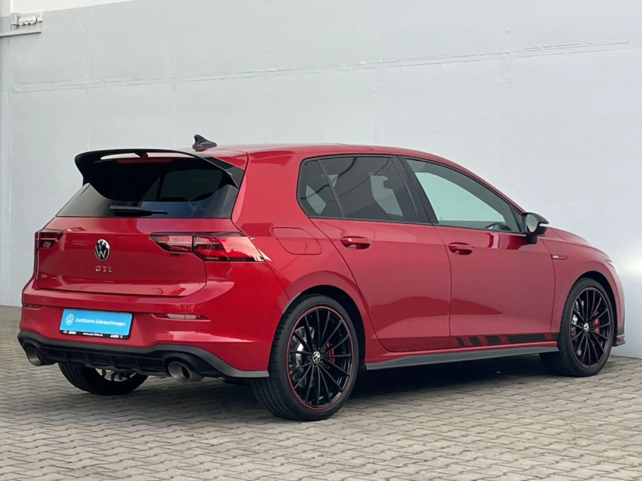 Volkswagen - Golf GTI