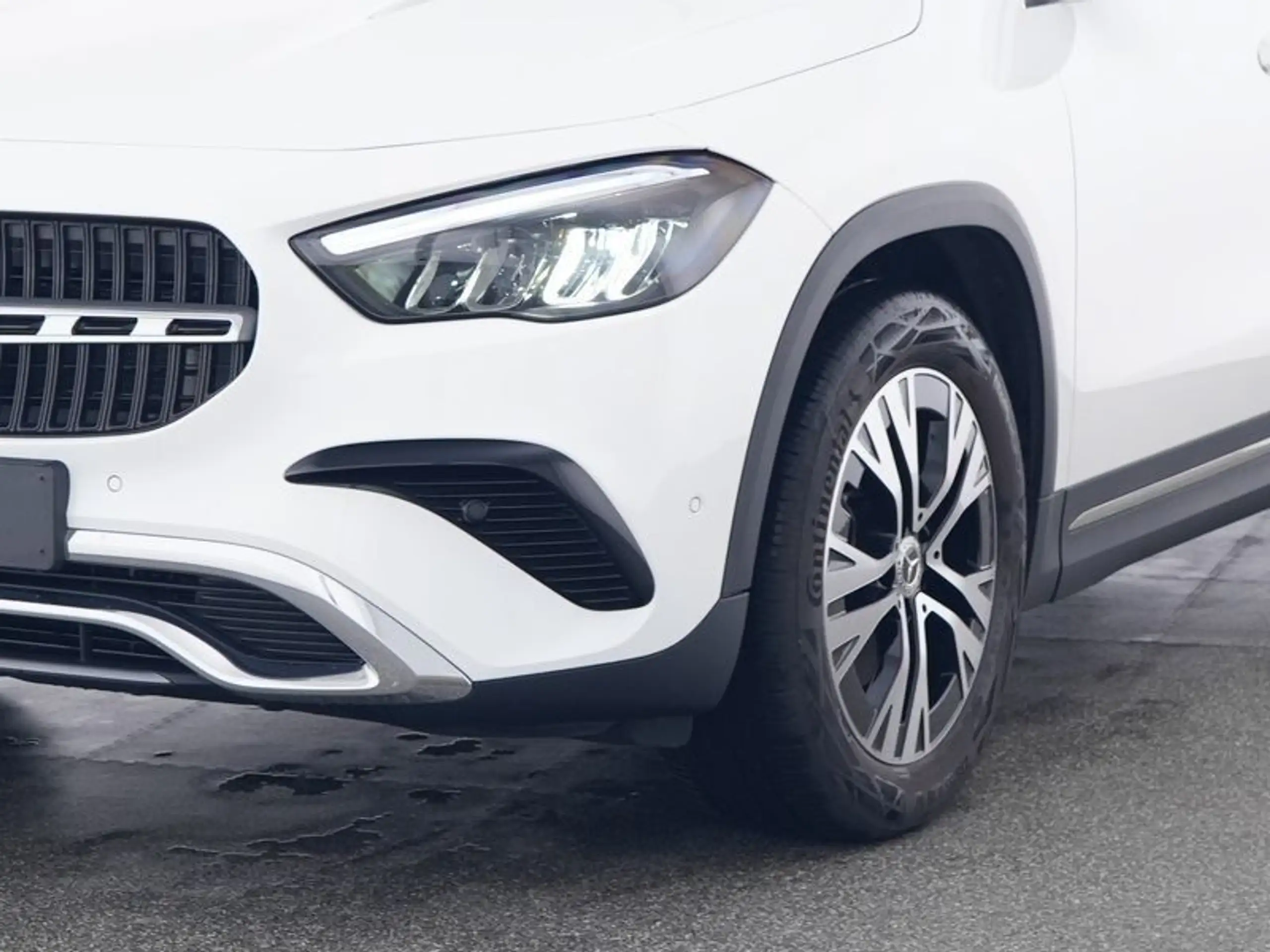 Mercedes-Benz - GLA 200