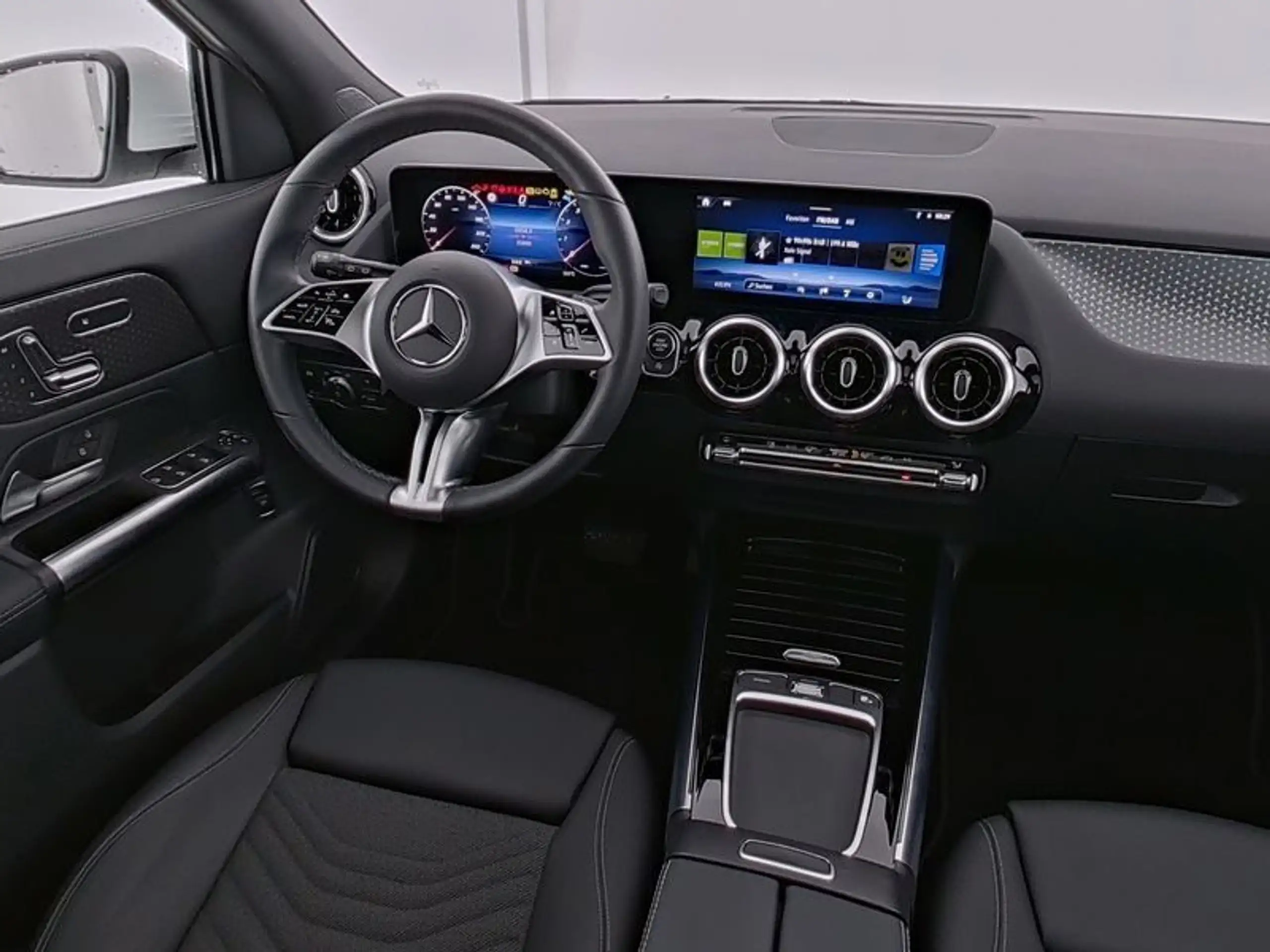 Mercedes-Benz - GLA 200