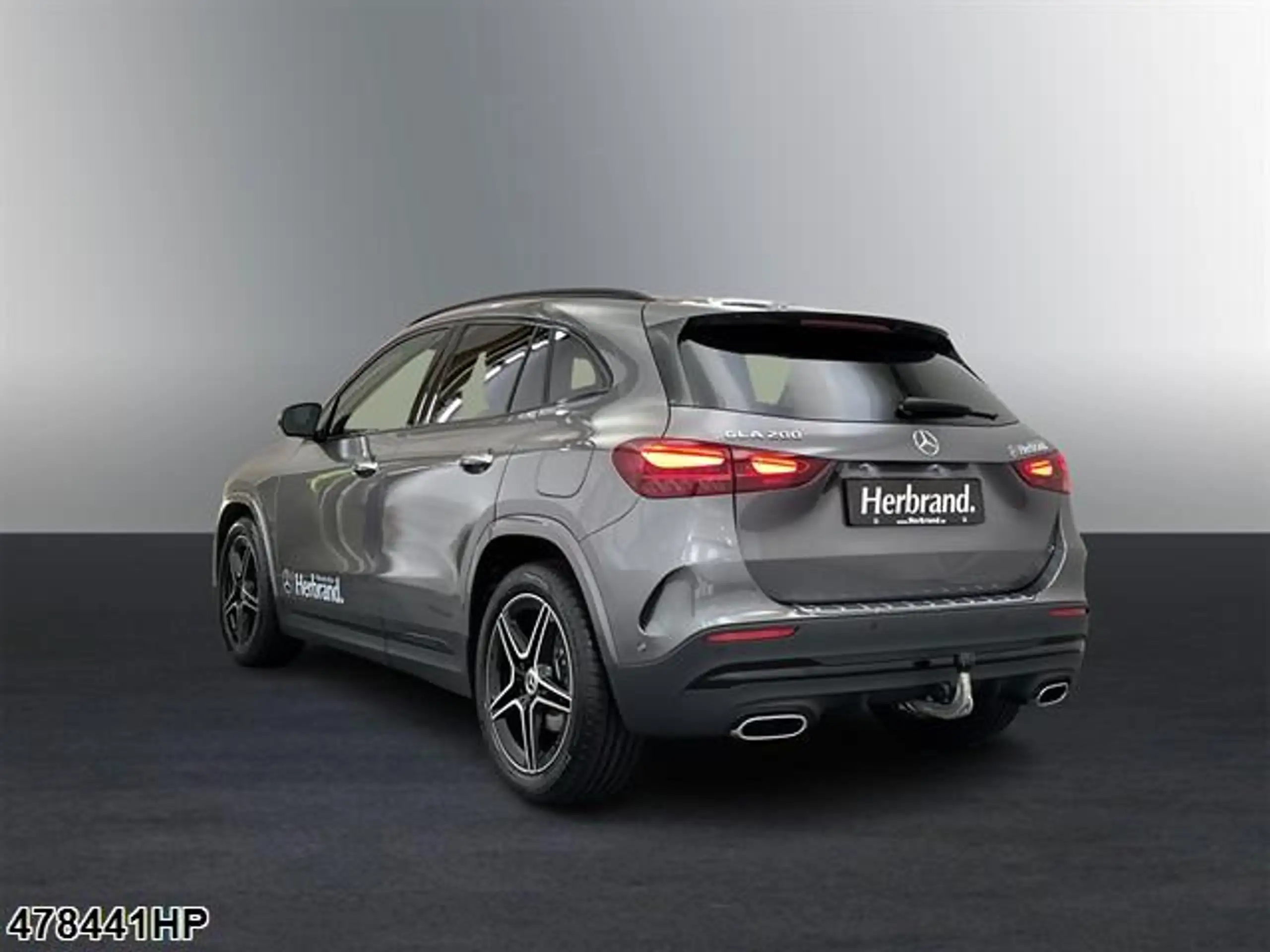 Mercedes-Benz - GLA 200