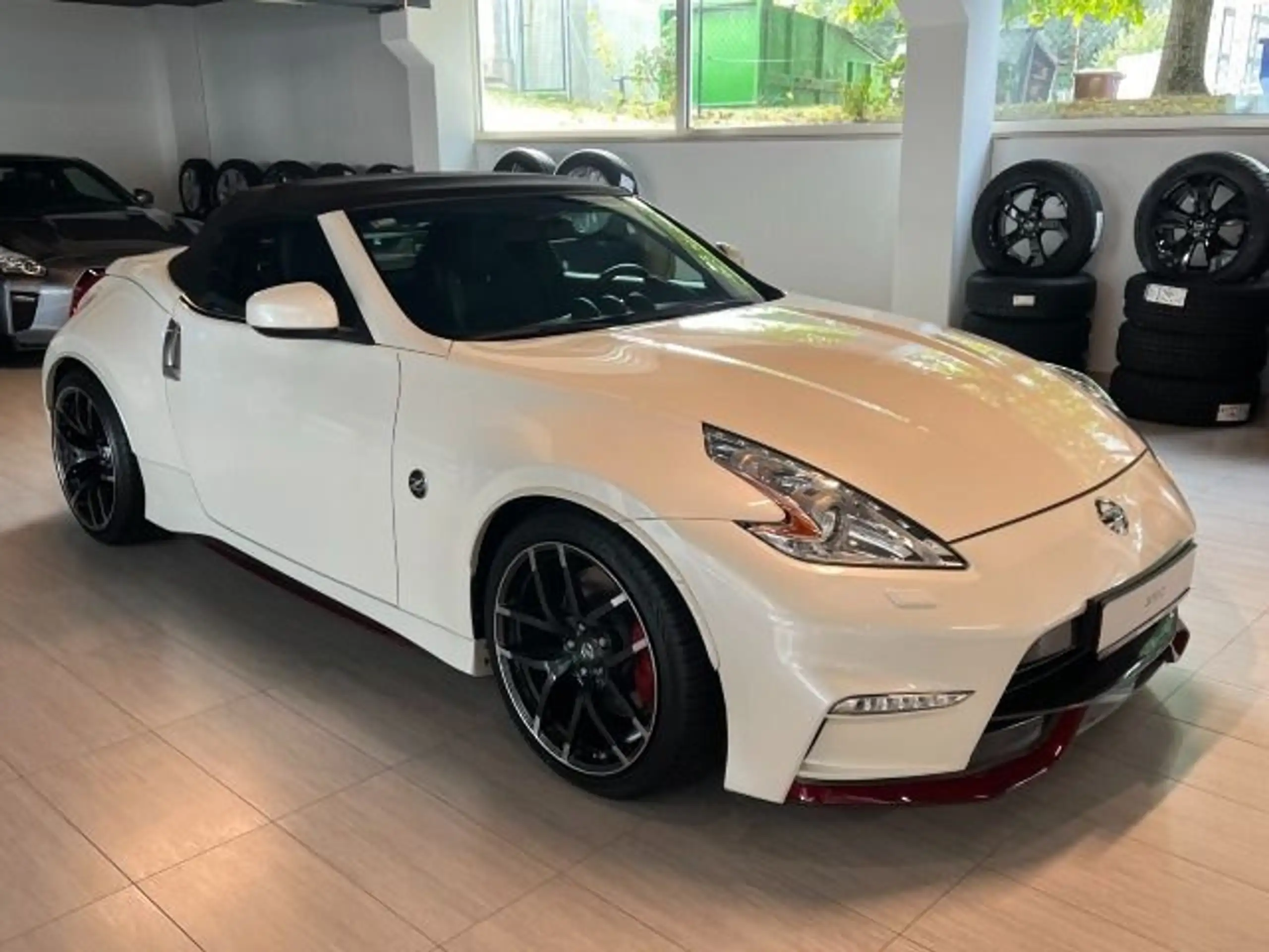 Nissan - 370Z