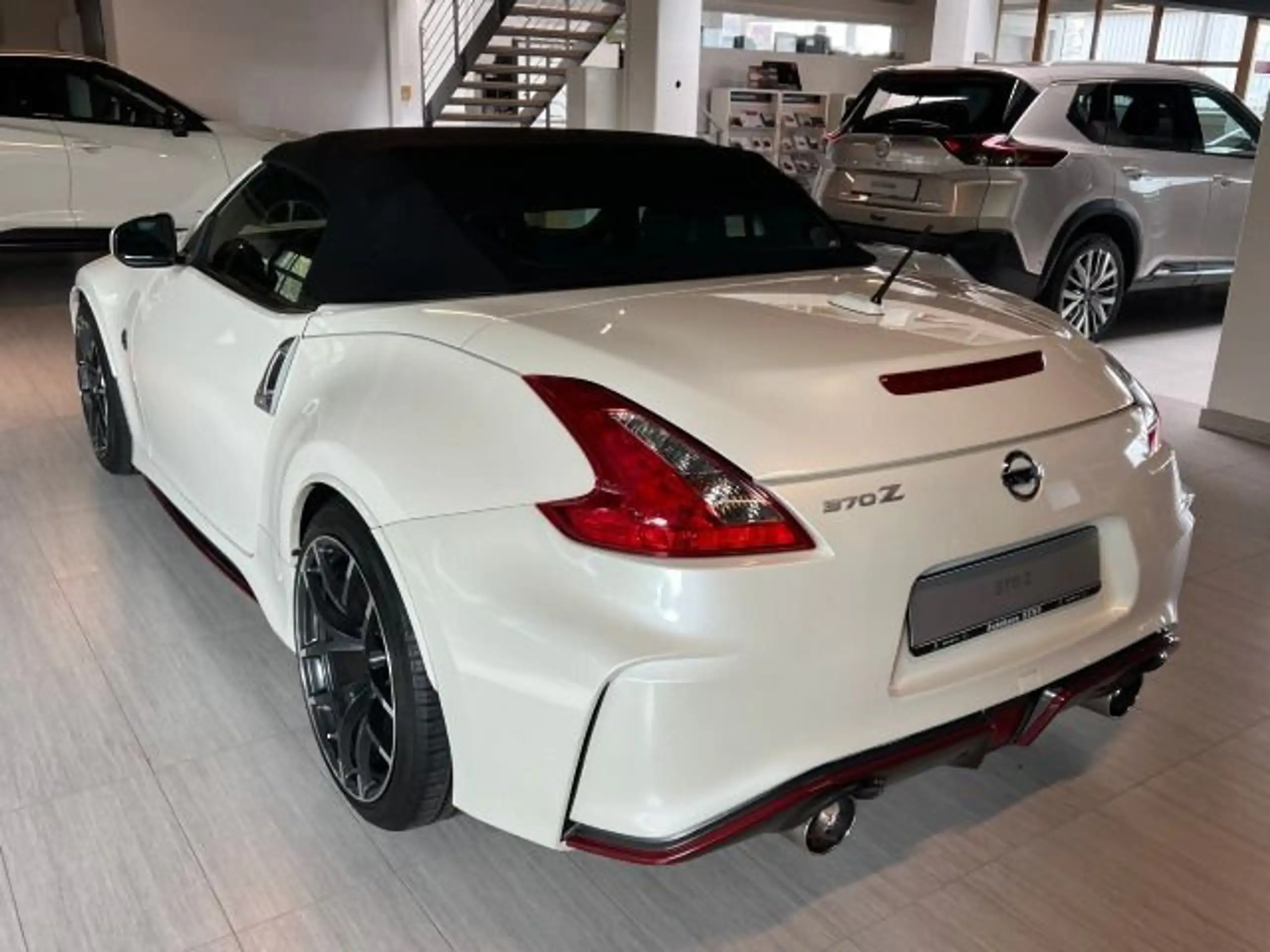 Nissan - 370Z