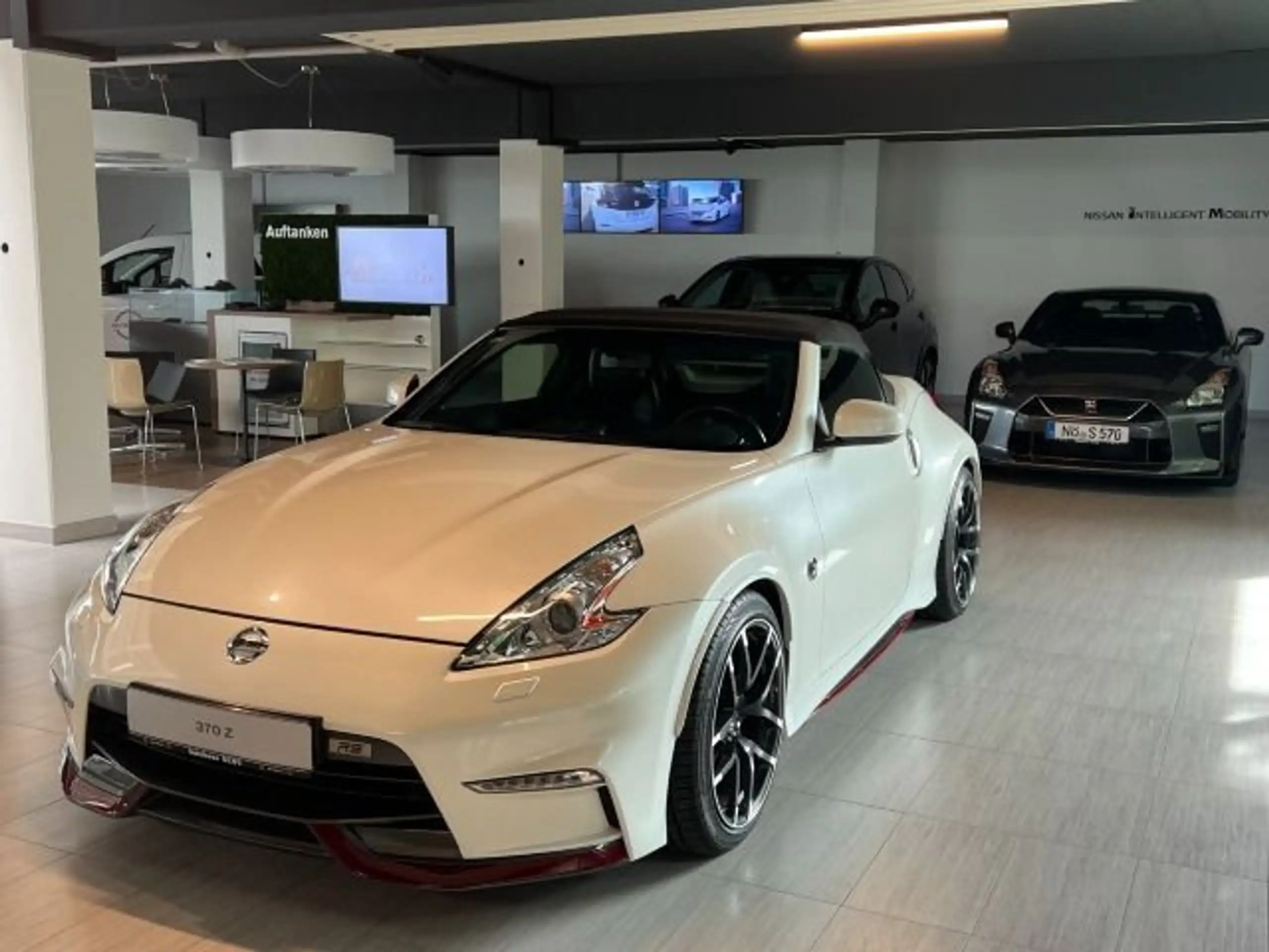 Nissan - 370Z