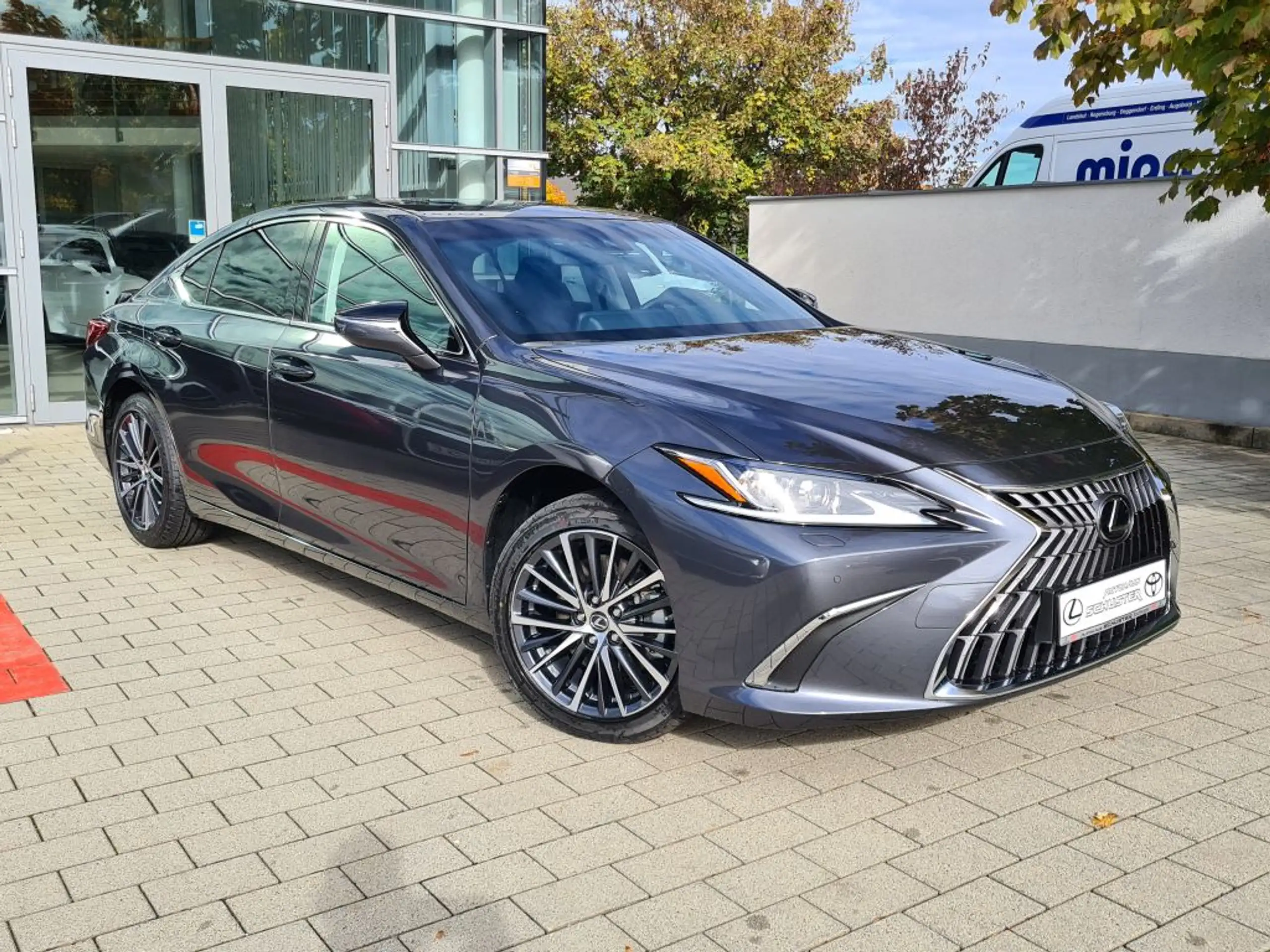 Lexus - ES 300