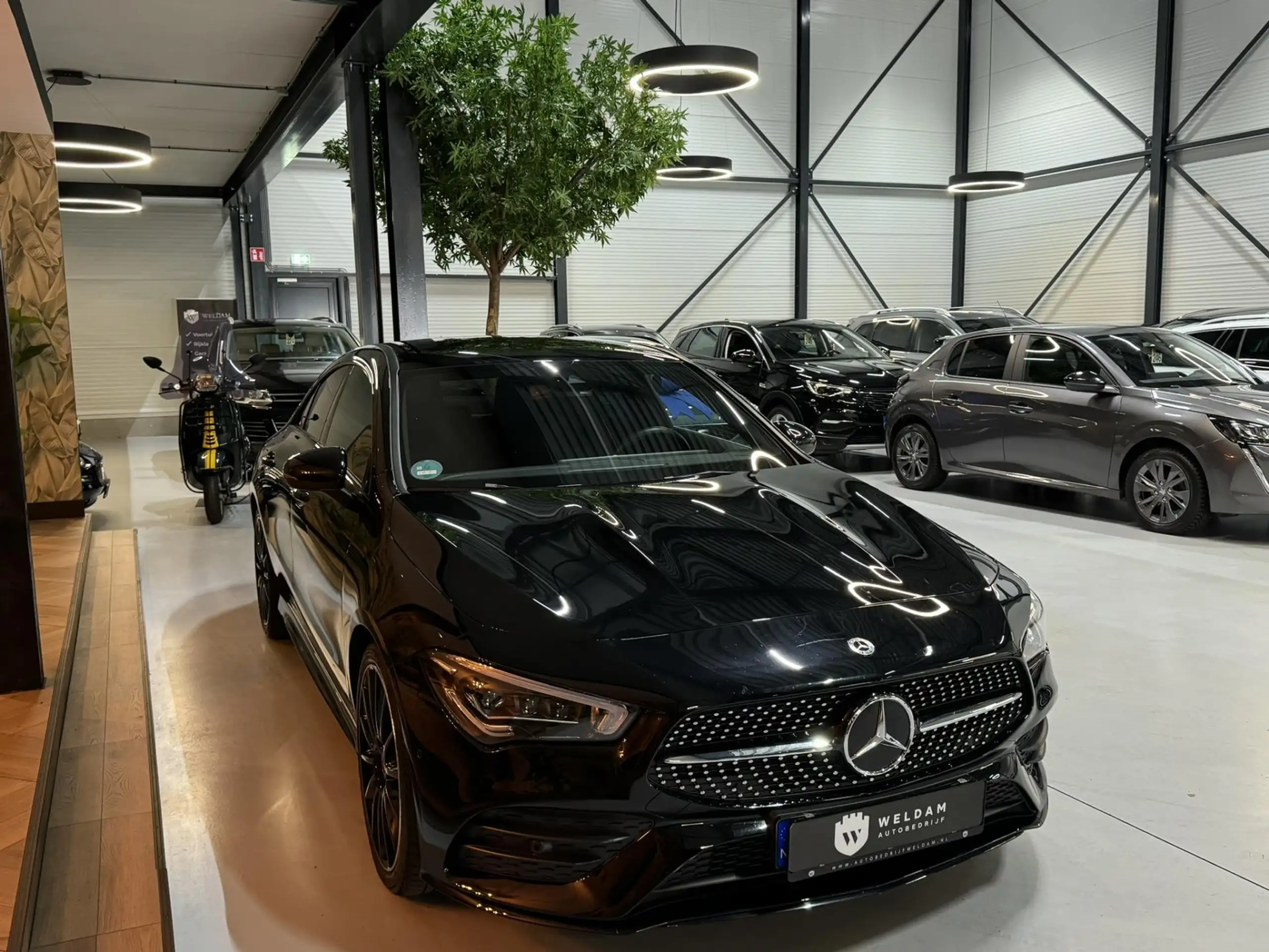 Mercedes-Benz - CLA 250