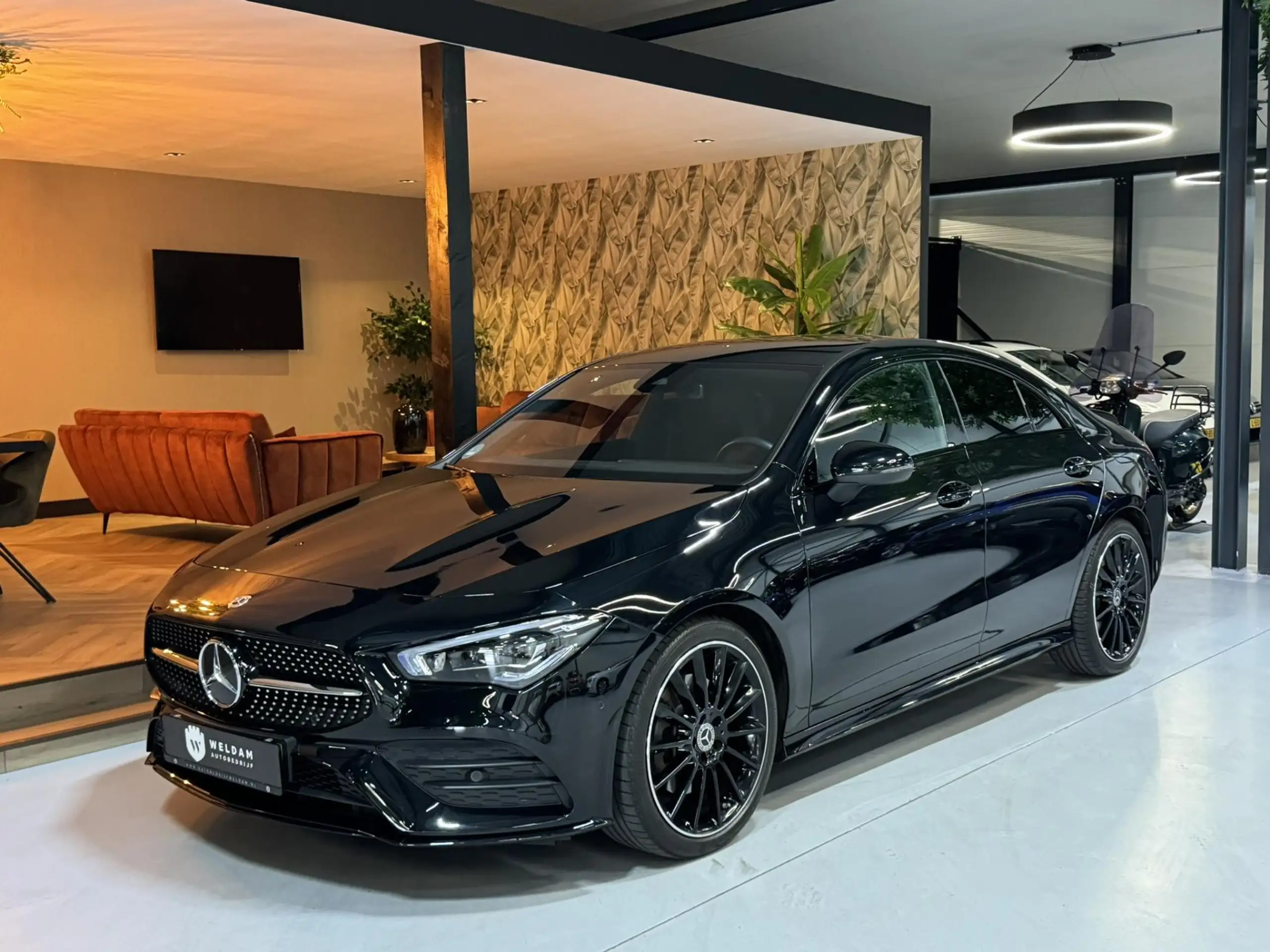 Mercedes-Benz - CLA 250