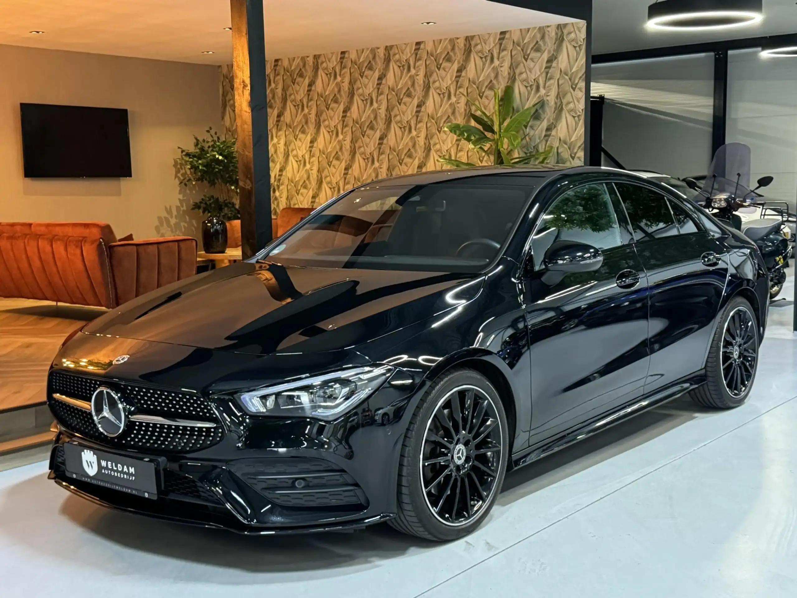 Mercedes-Benz - CLA 250