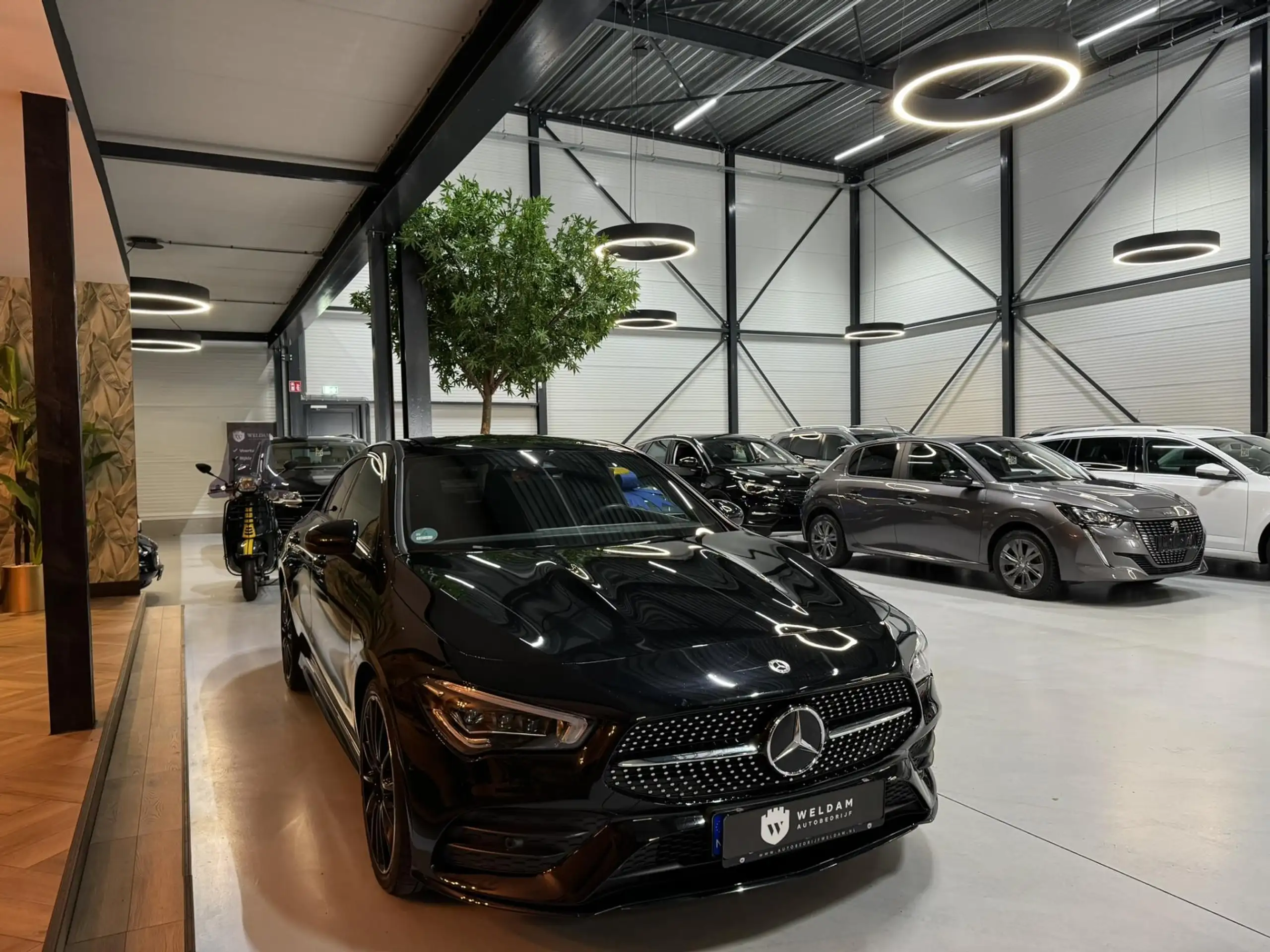 Mercedes-Benz - CLA 250