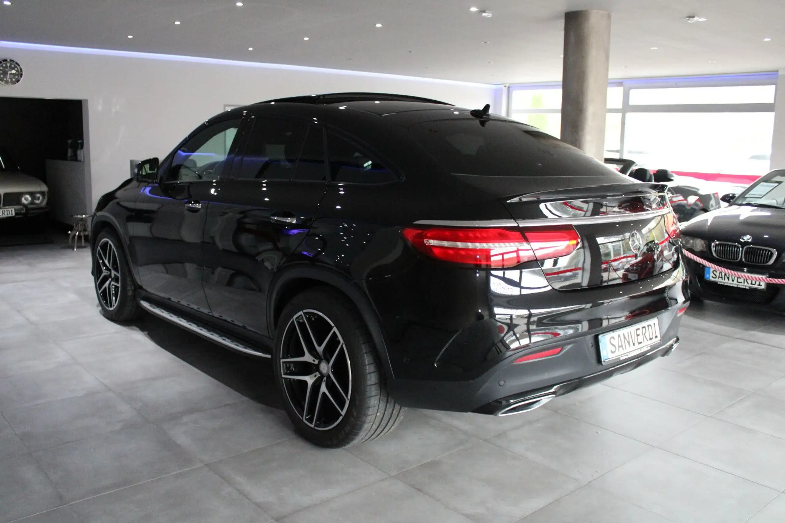 Mercedes-Benz - GLE 350