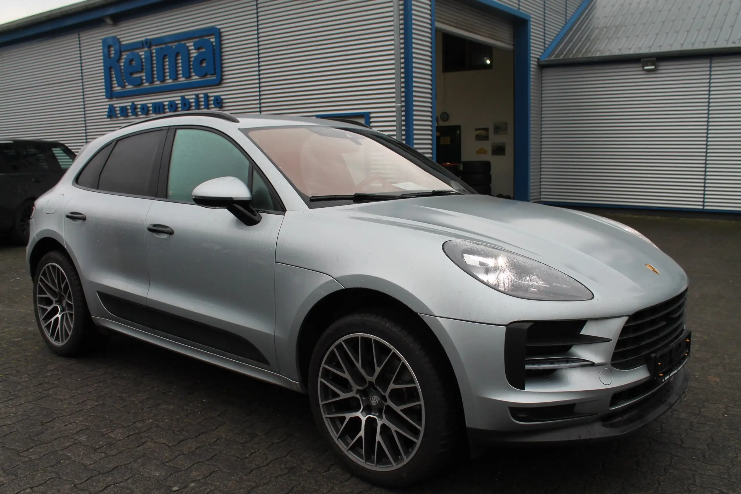 Porsche - Macan