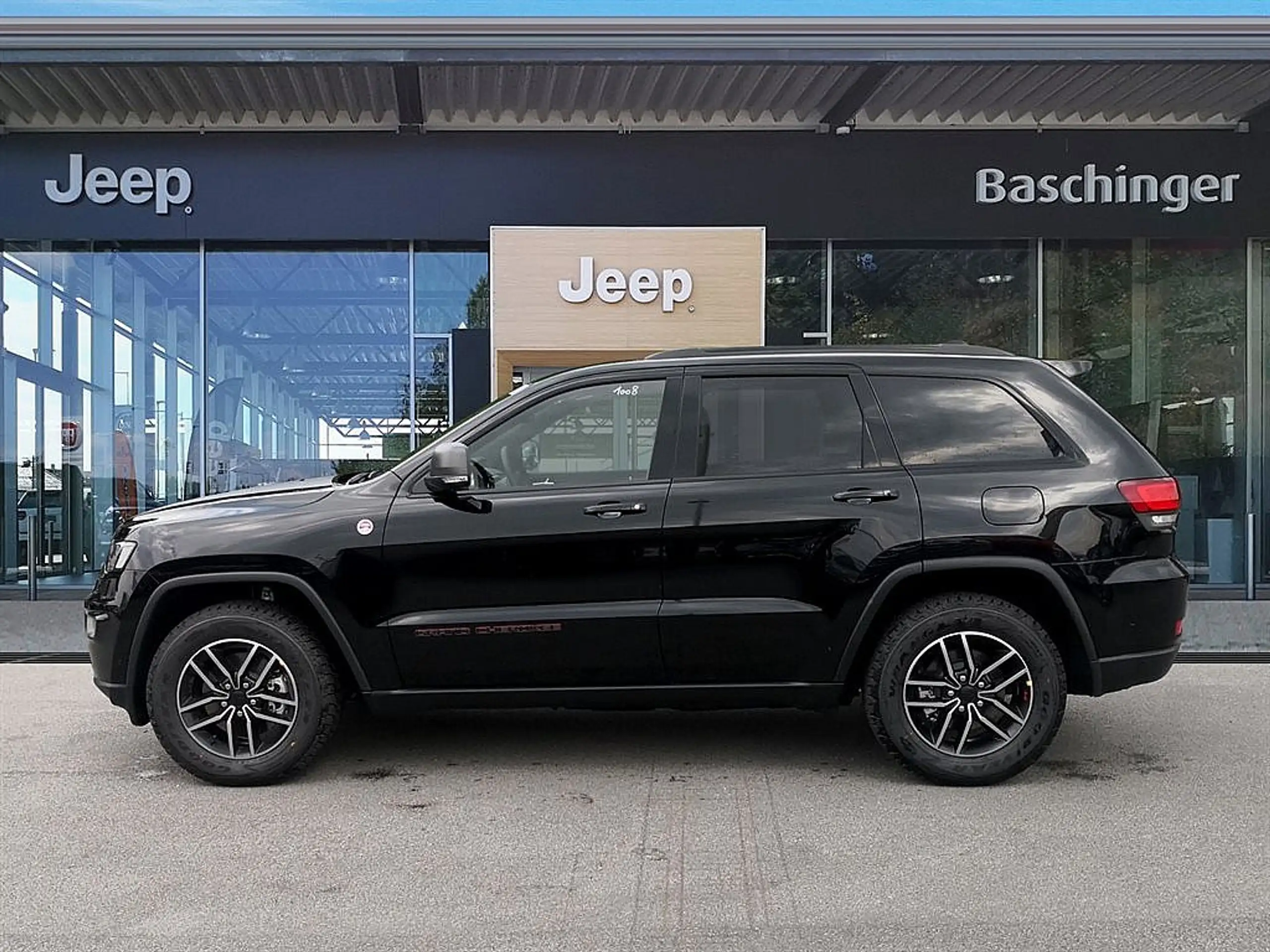 Jeep - Grand Cherokee