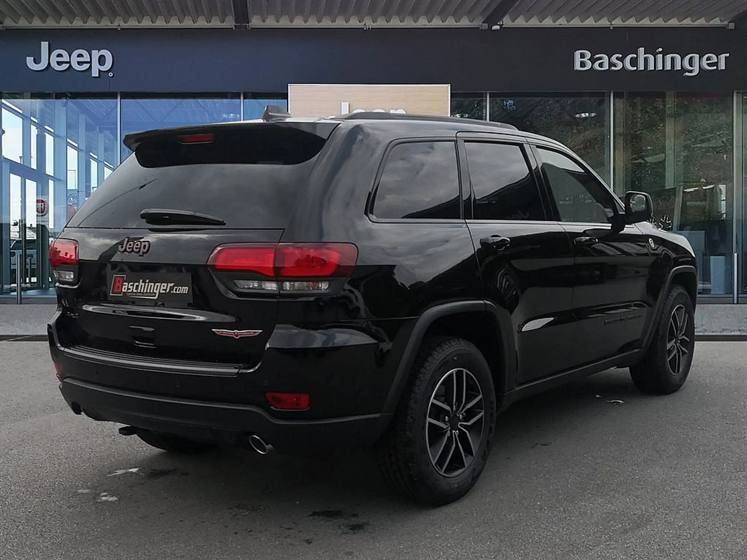 Jeep - Grand Cherokee