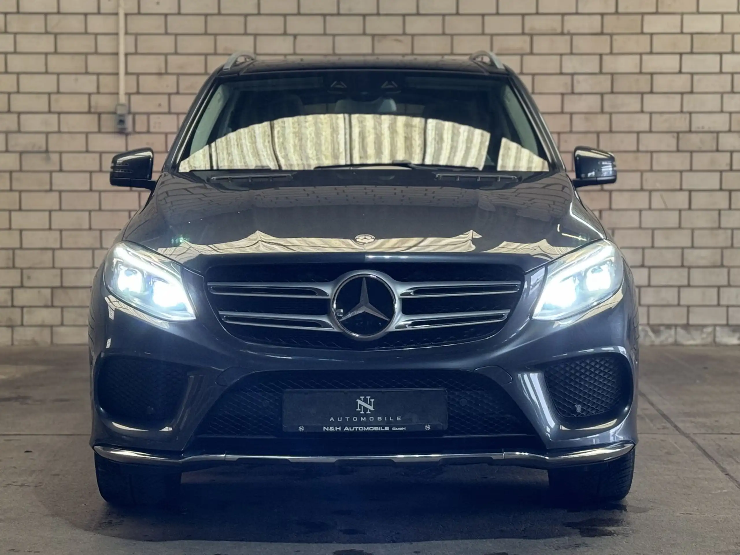 Mercedes-Benz - GLE 500