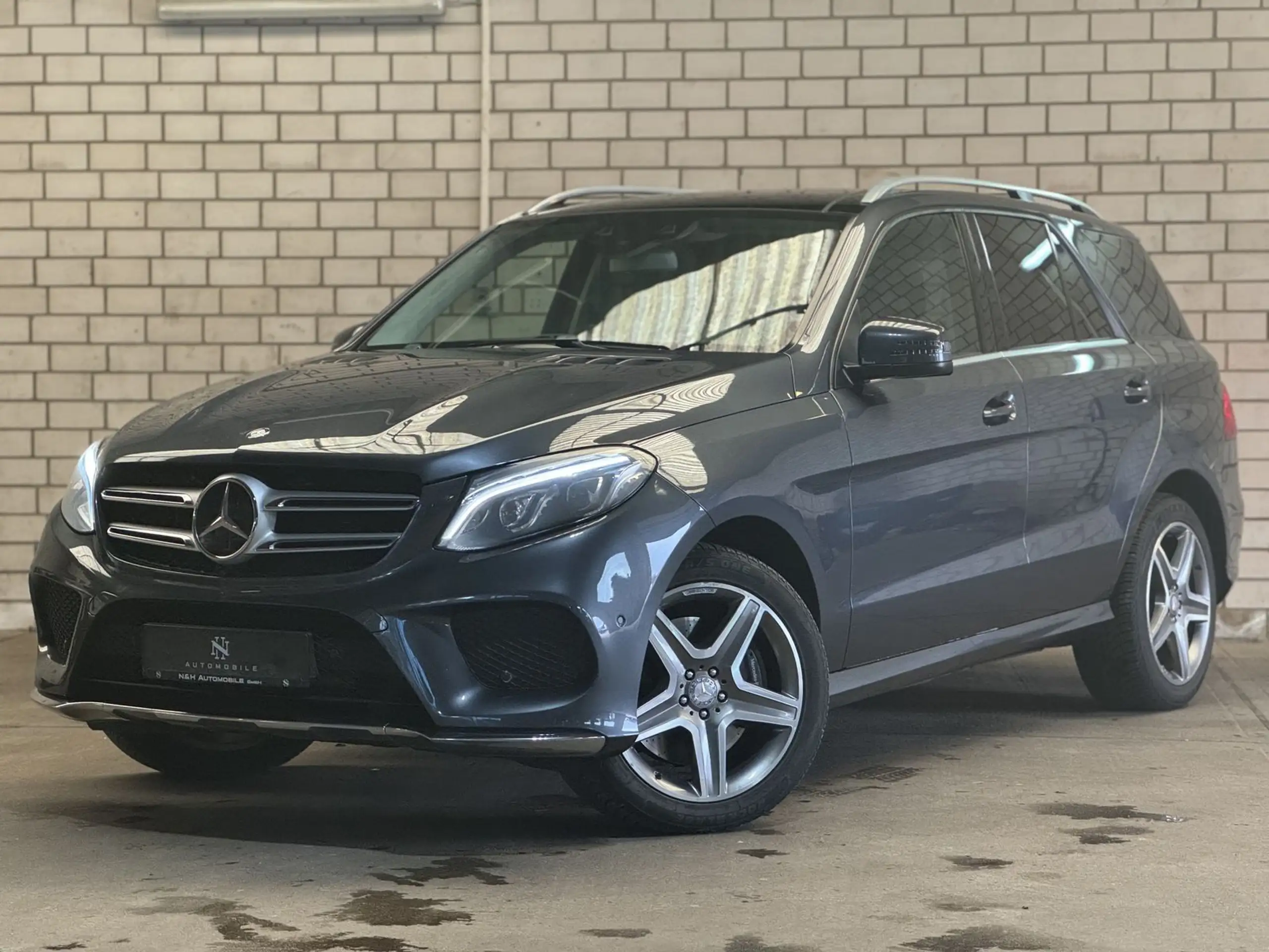 Mercedes-Benz - GLE 500