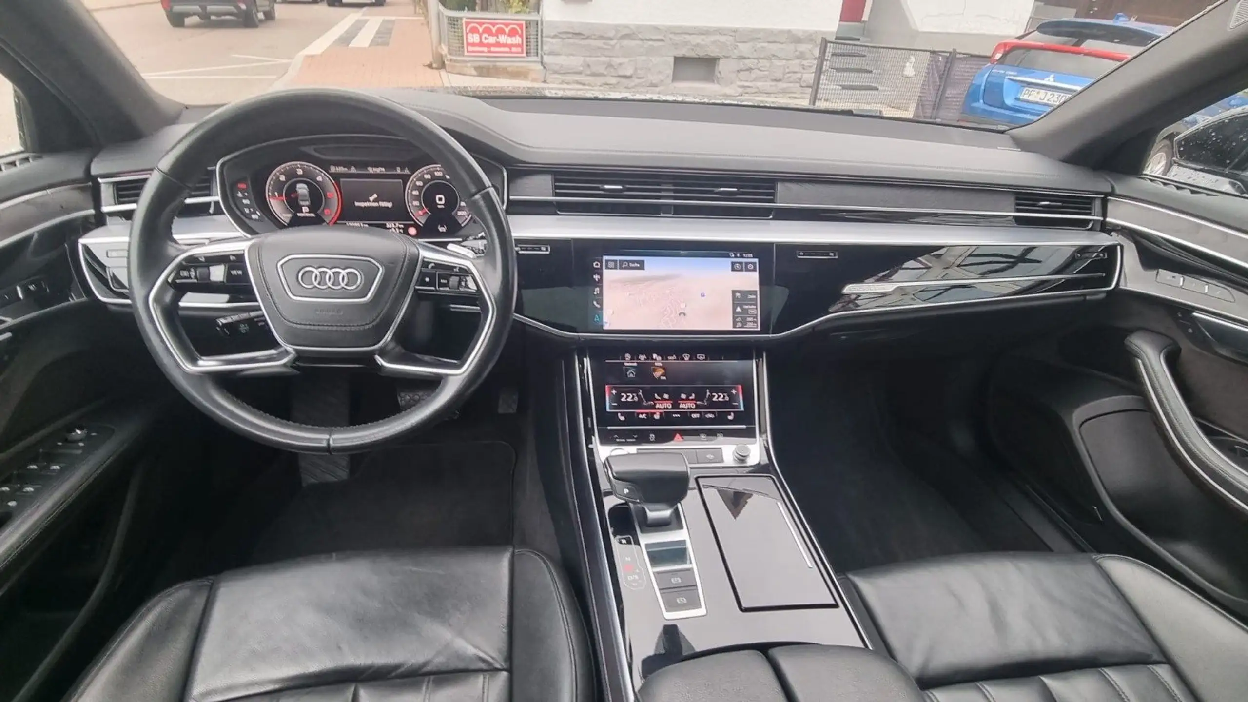 Audi - A8