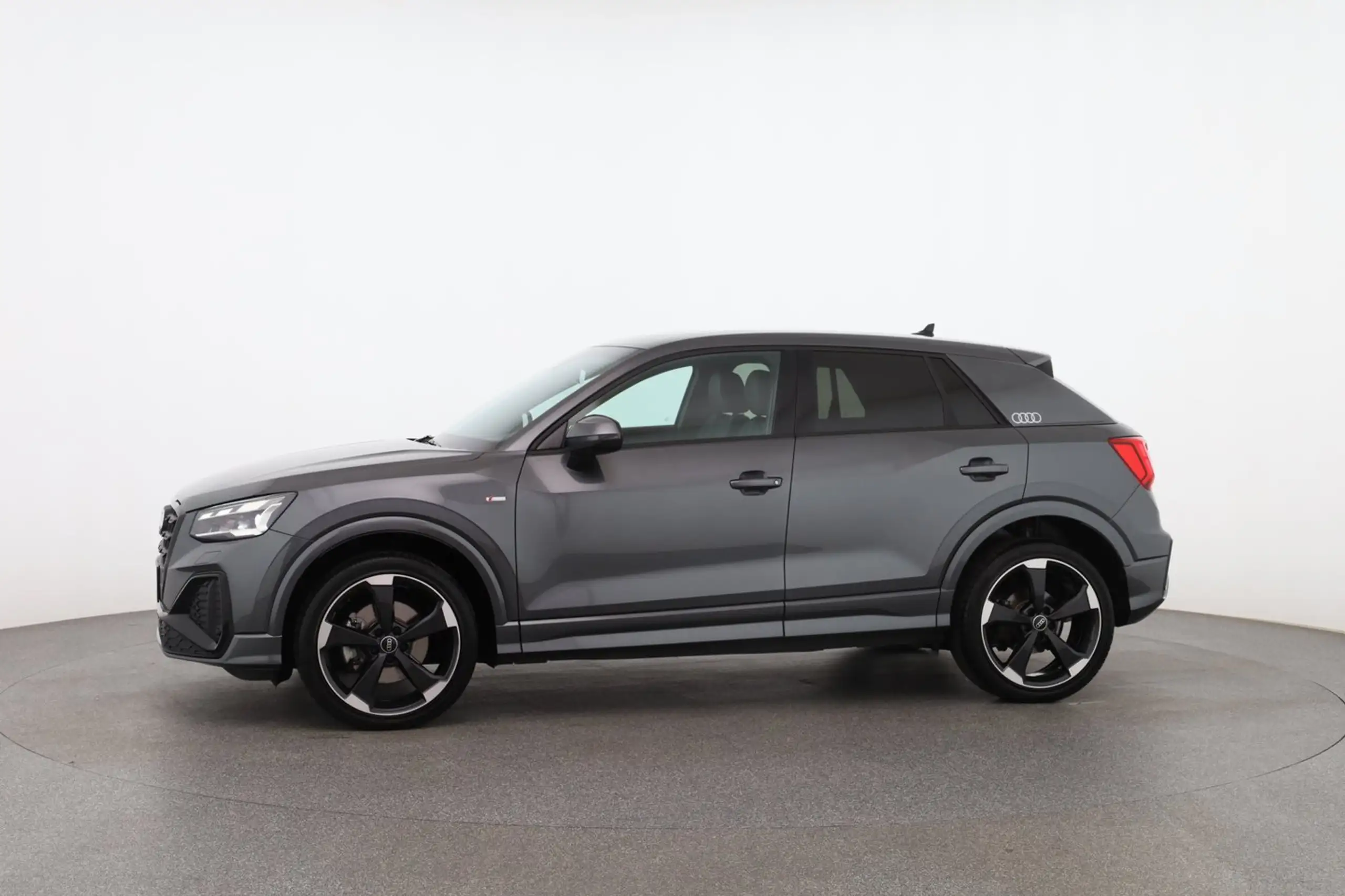 Audi - Q2