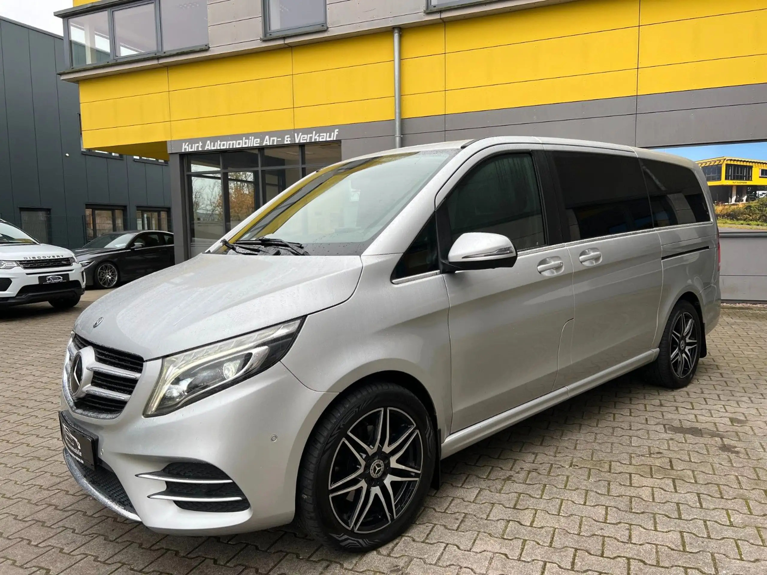 Mercedes-Benz - V 200