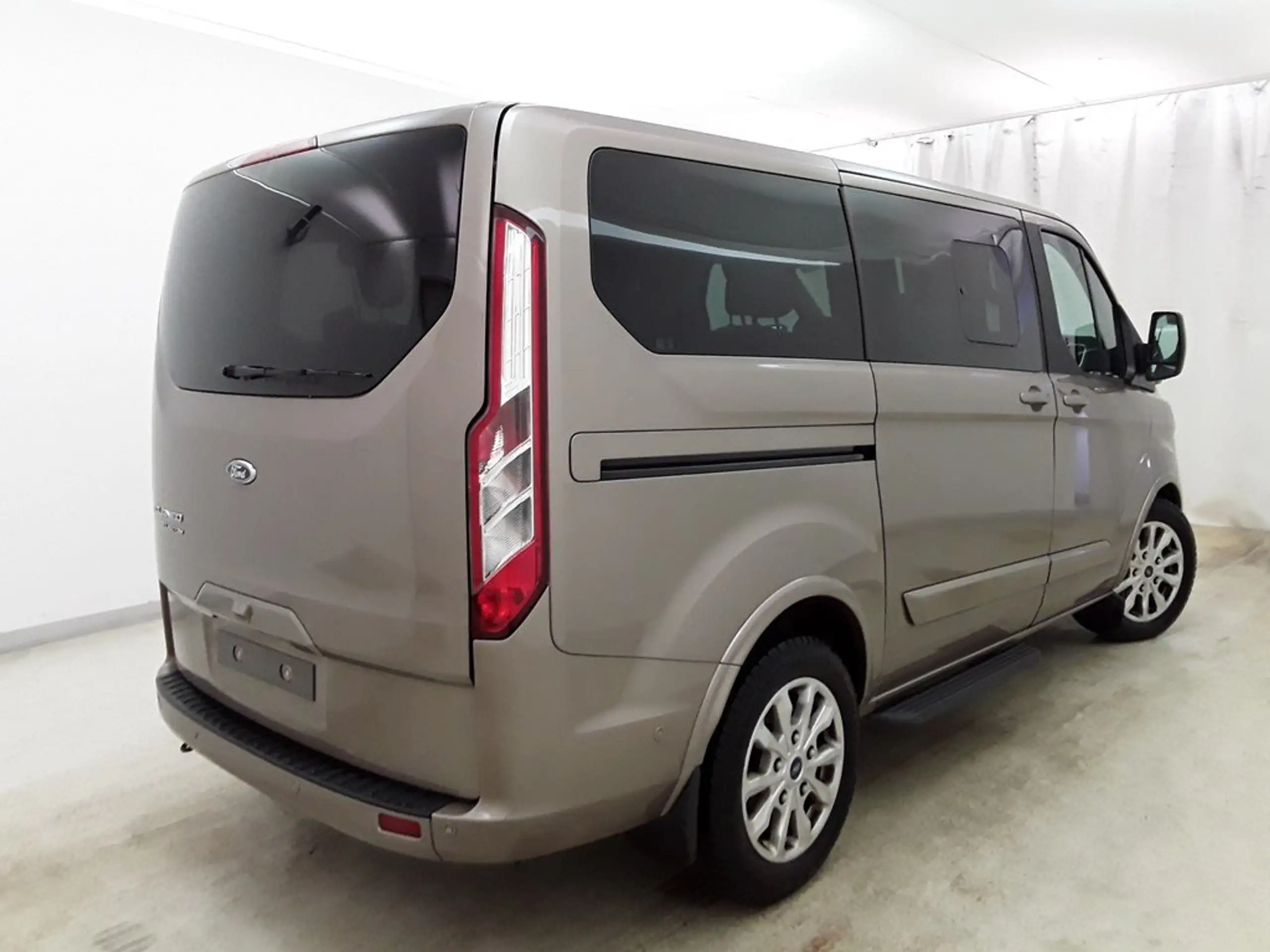 Ford - Tourneo Custom