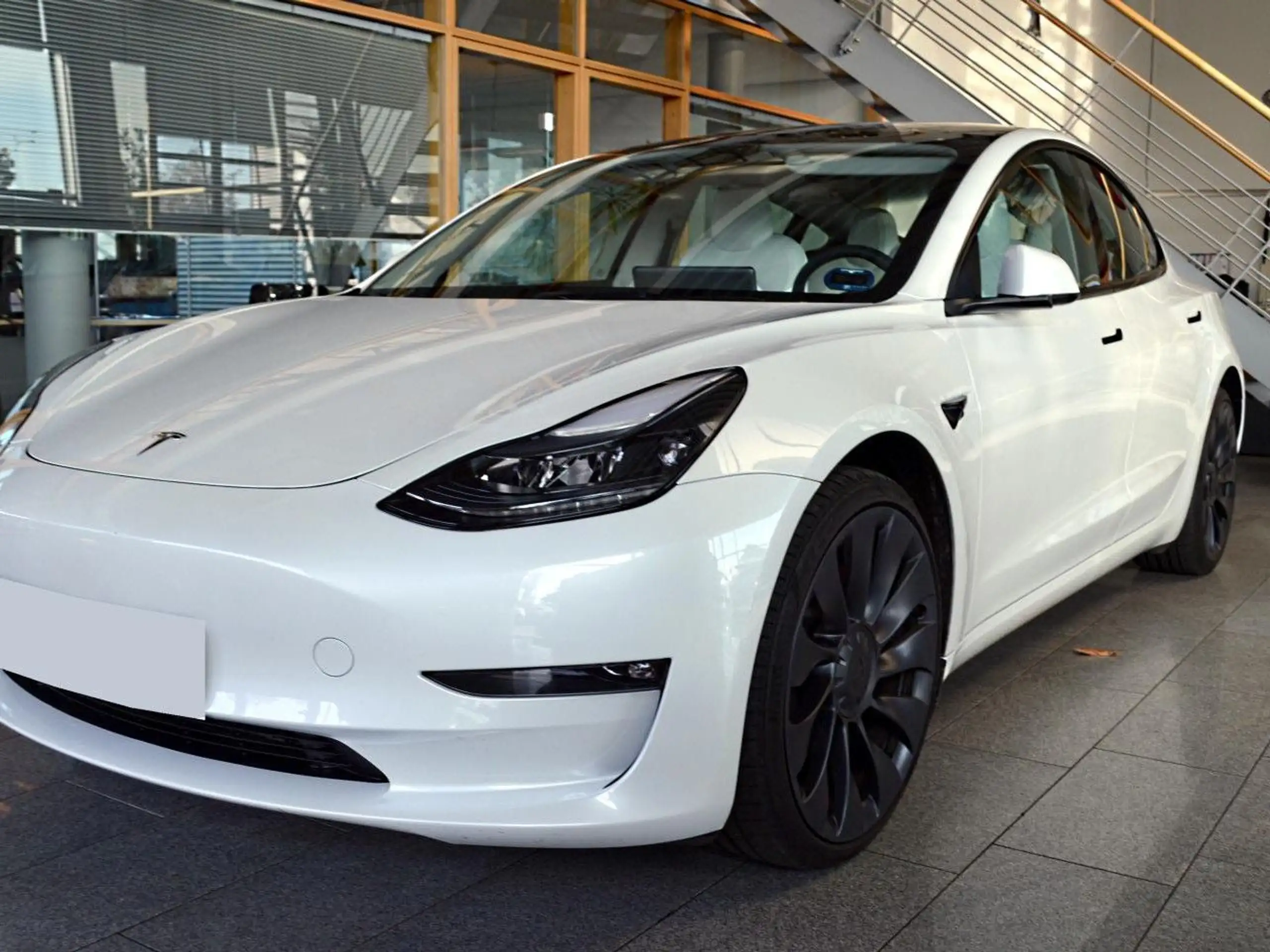 Tesla - Model 3