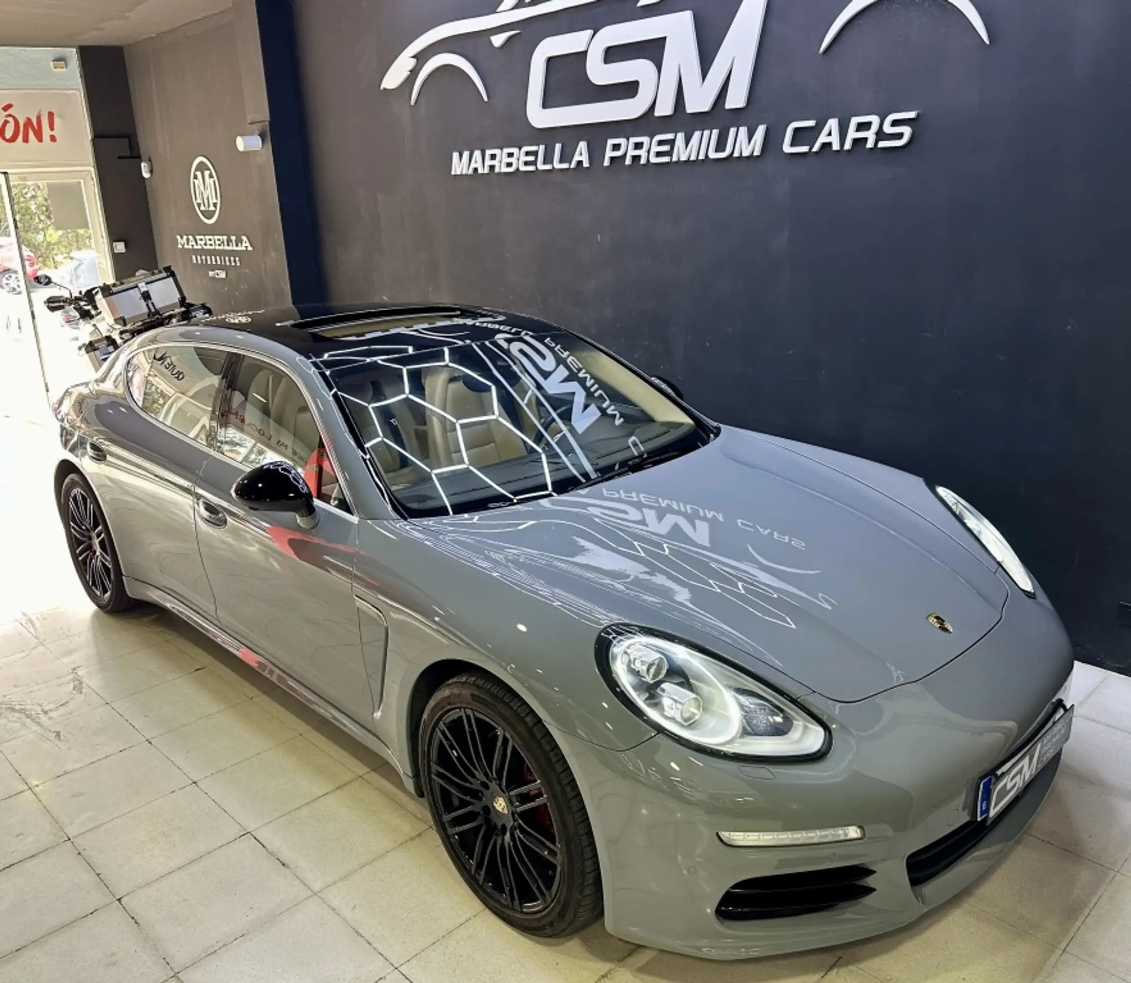 Porsche - Panamera