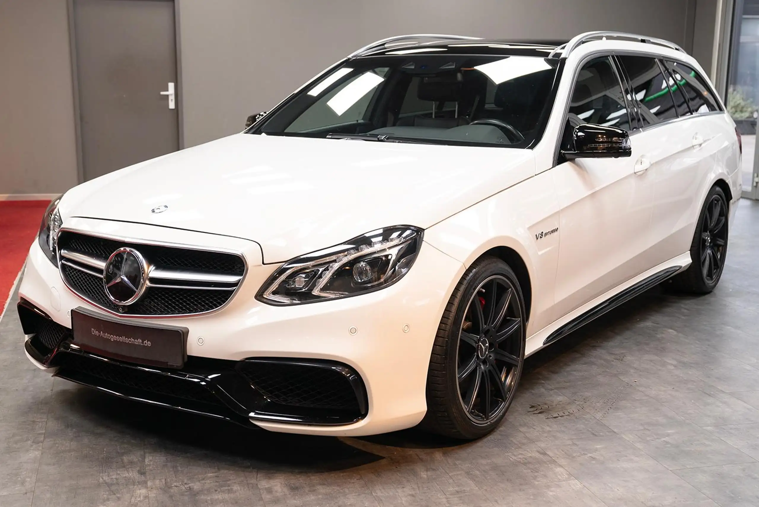 Mercedes-Benz - E 63 AMG