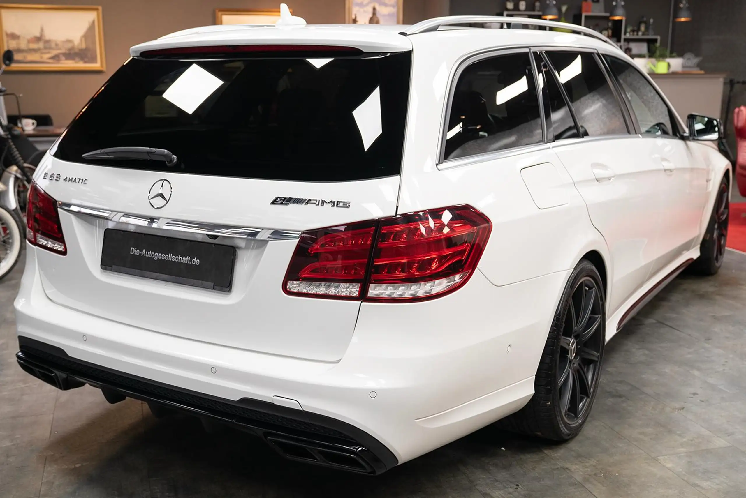 Mercedes-Benz - E 63 AMG