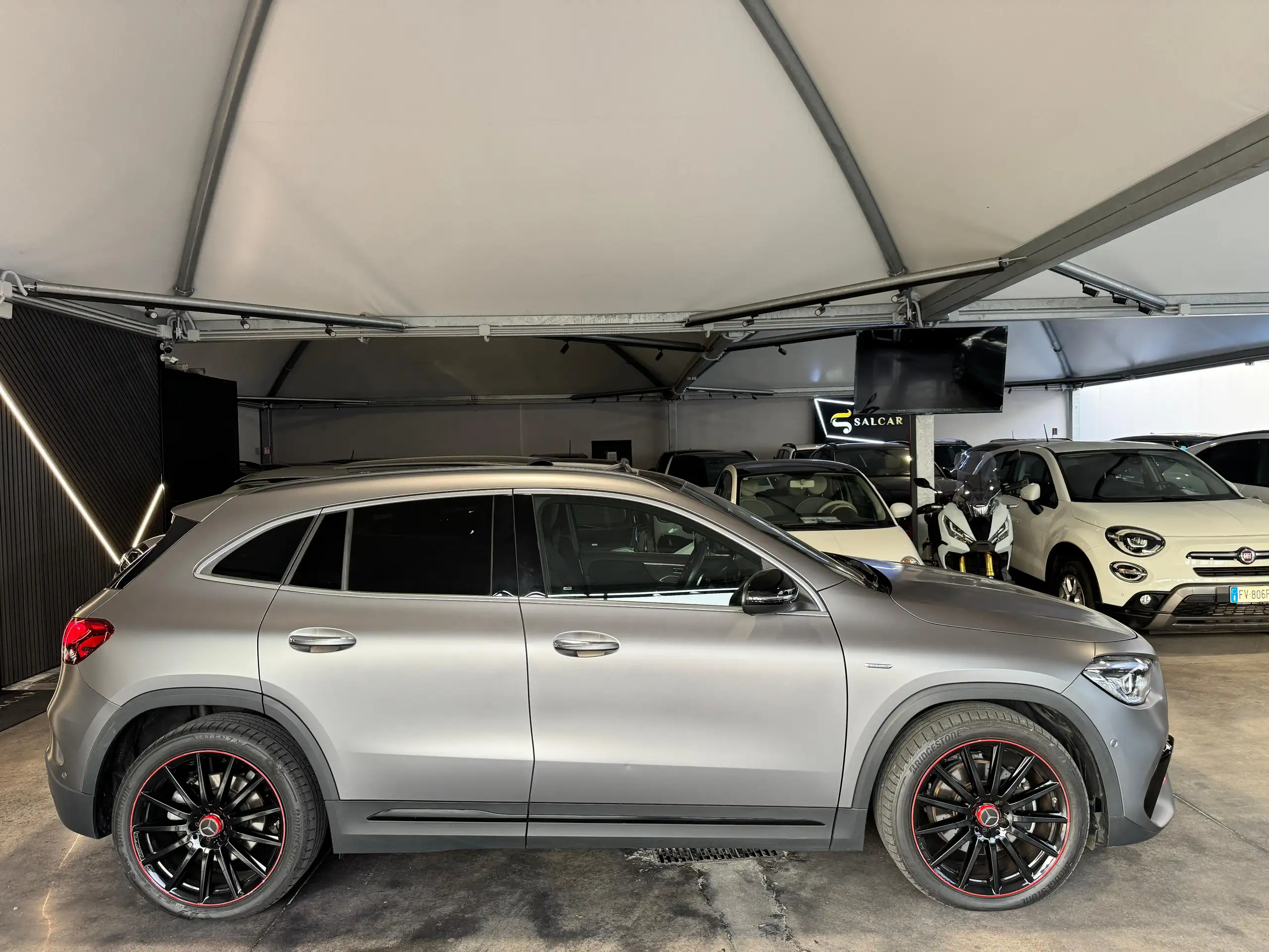 Mercedes-Benz - GLA 220