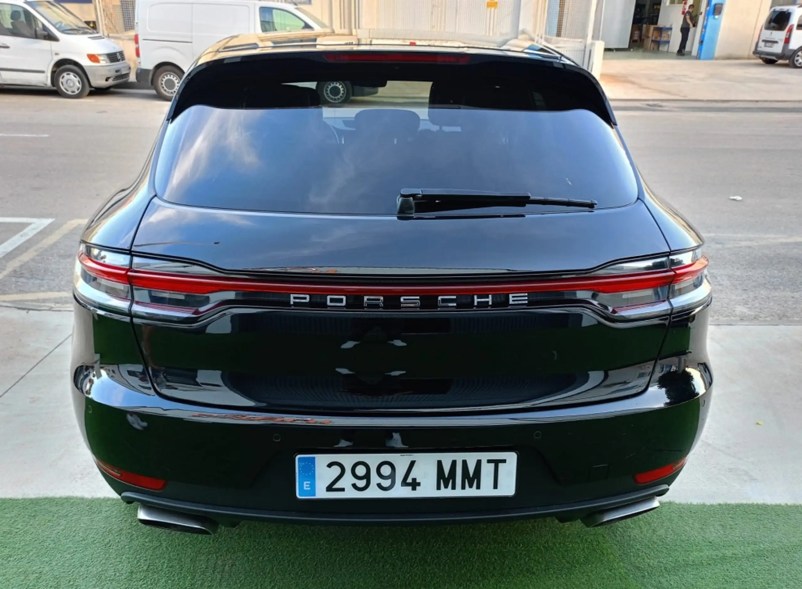 Porsche - Macan