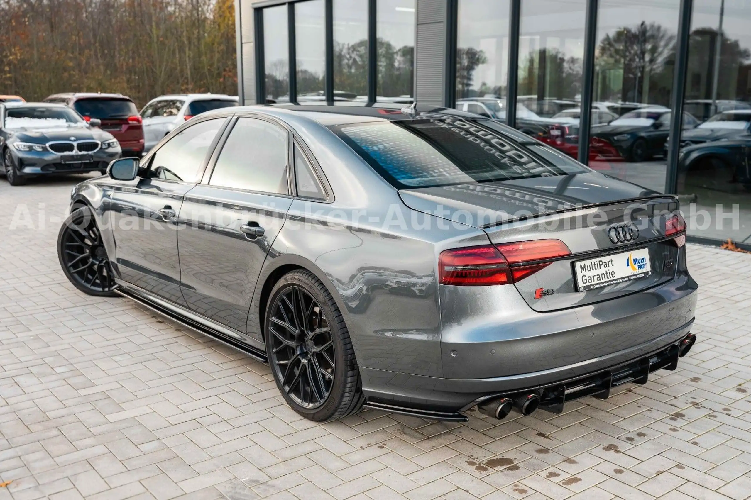 Audi - S8