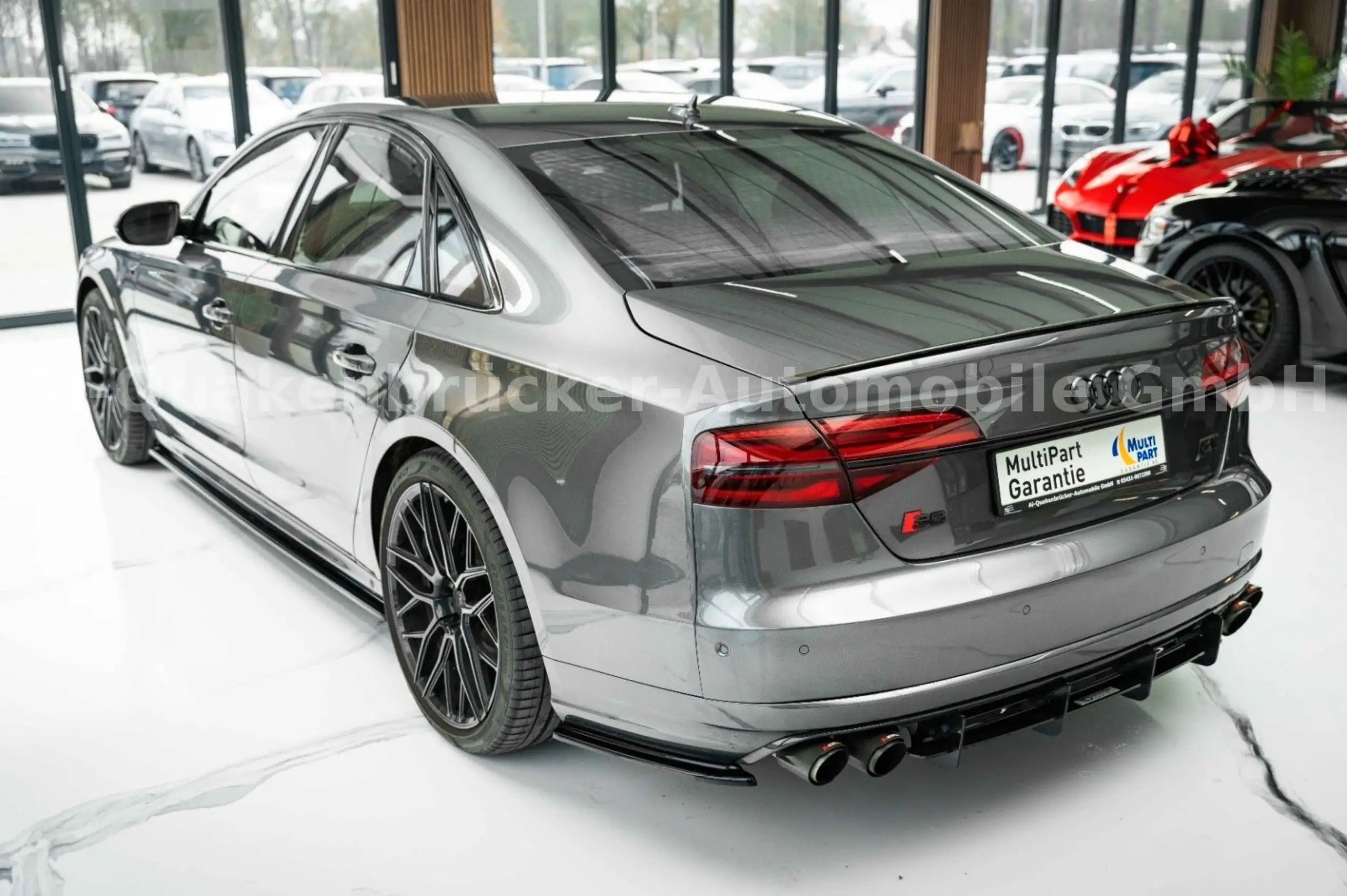 Audi - S8