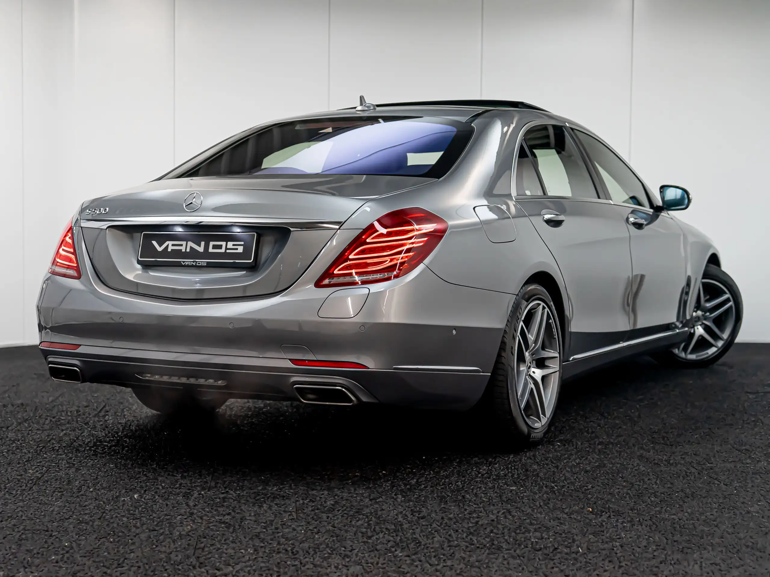 Mercedes-Benz - S 500