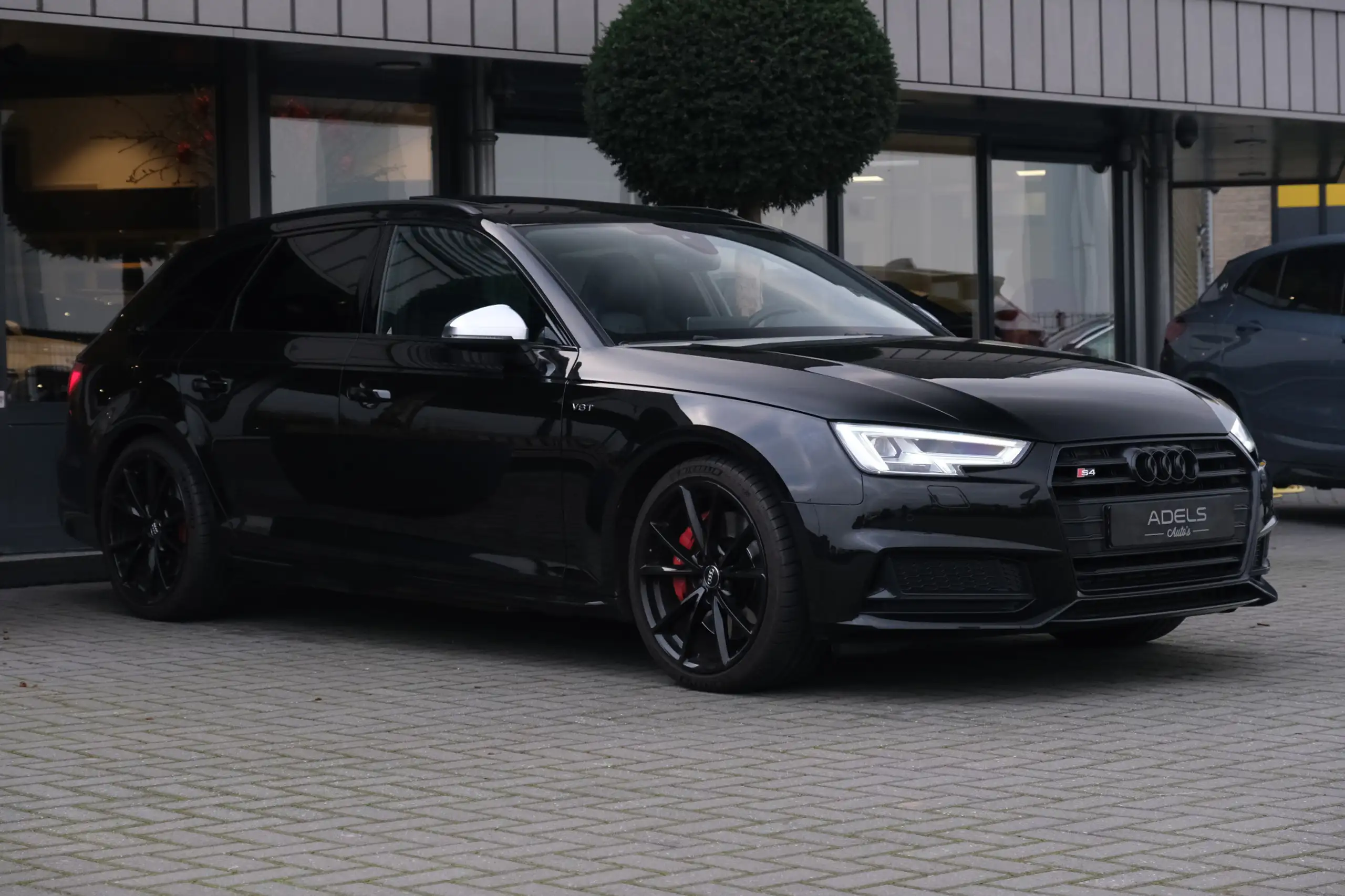 Audi - S4