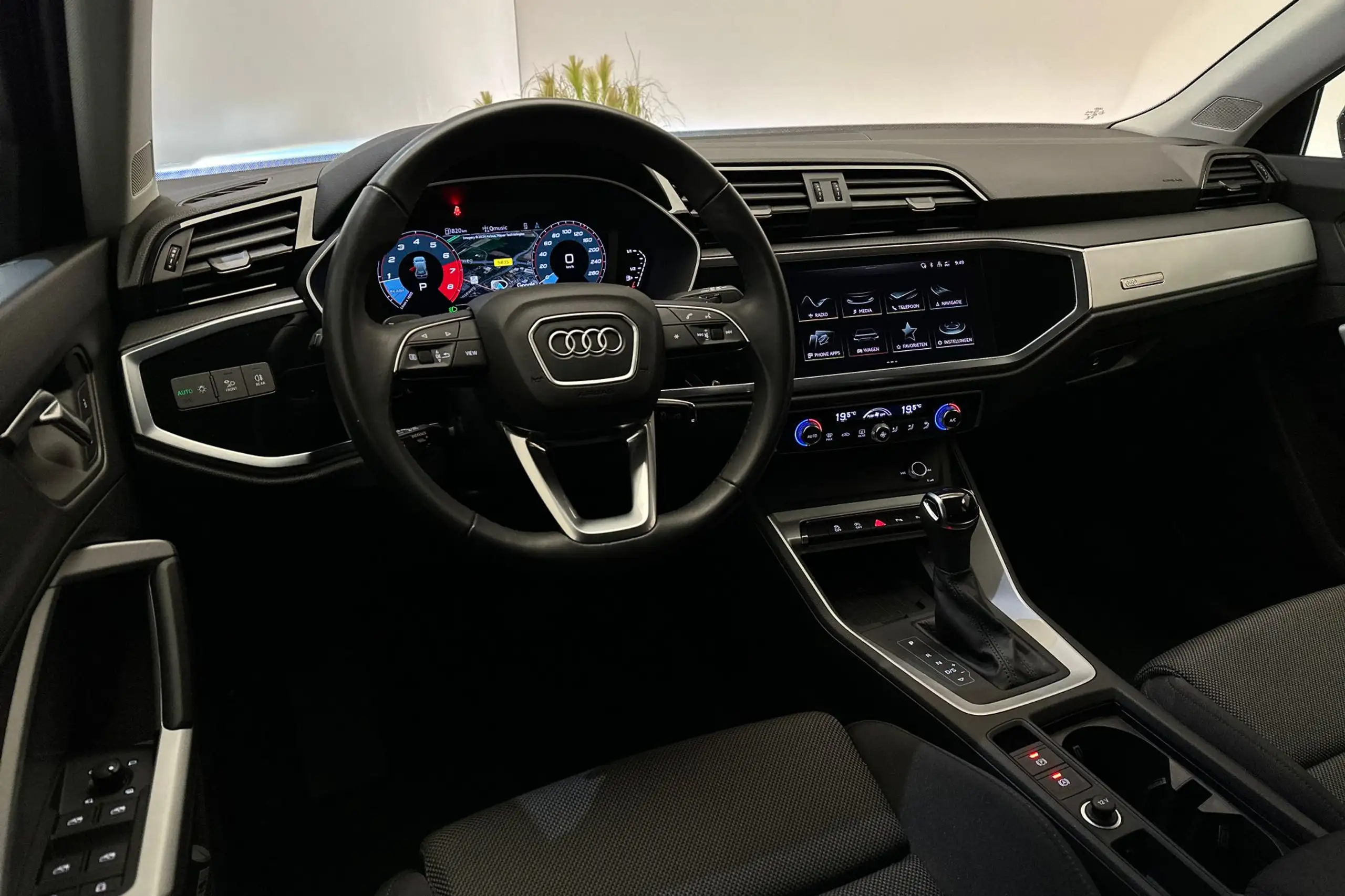 Audi - Q3