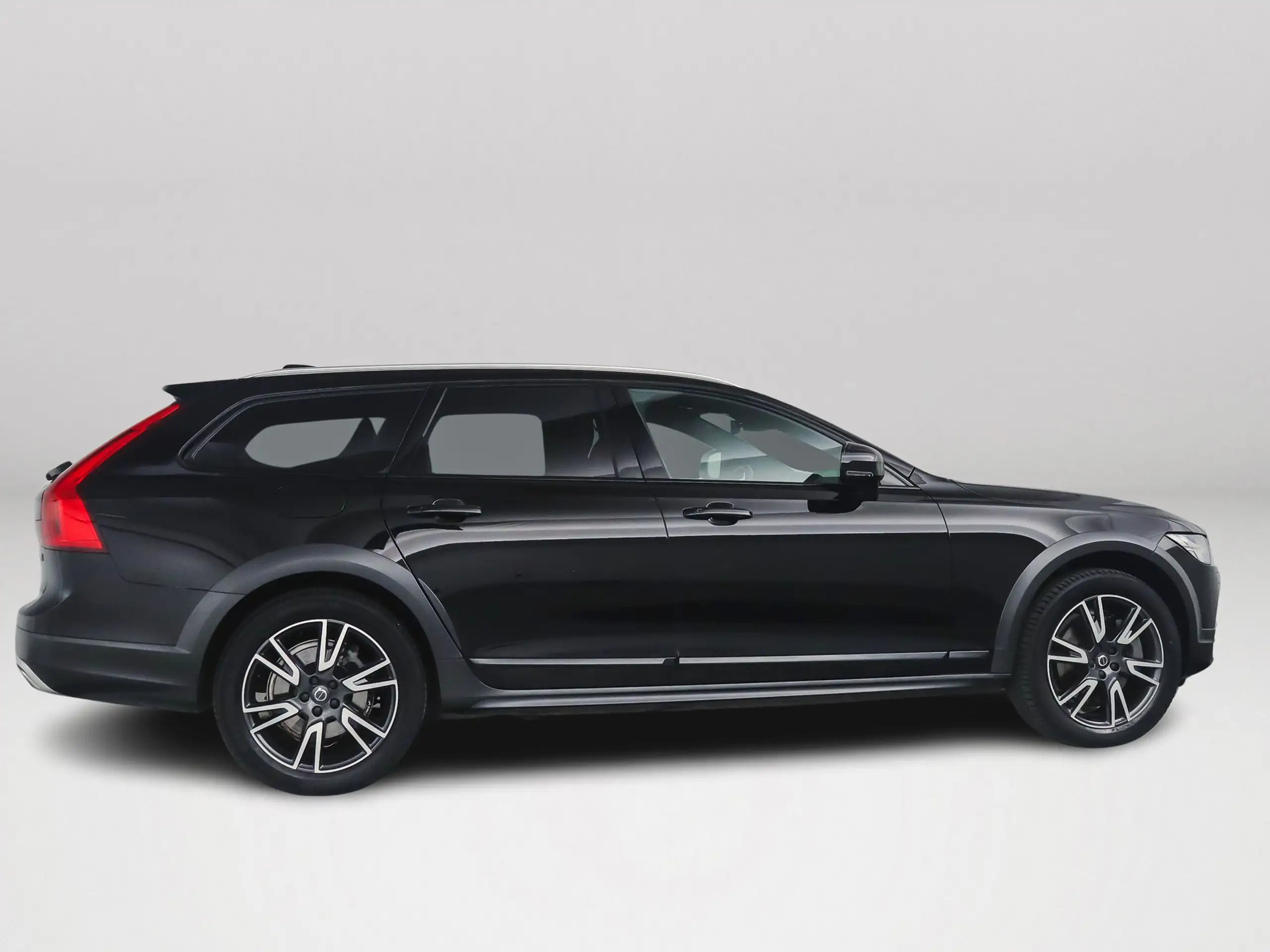 Volvo - V90 Cross Country