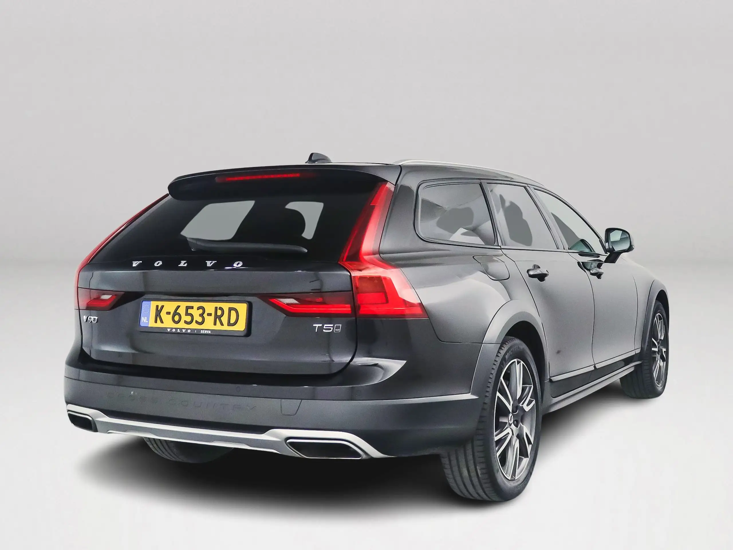 Volvo - V90 Cross Country