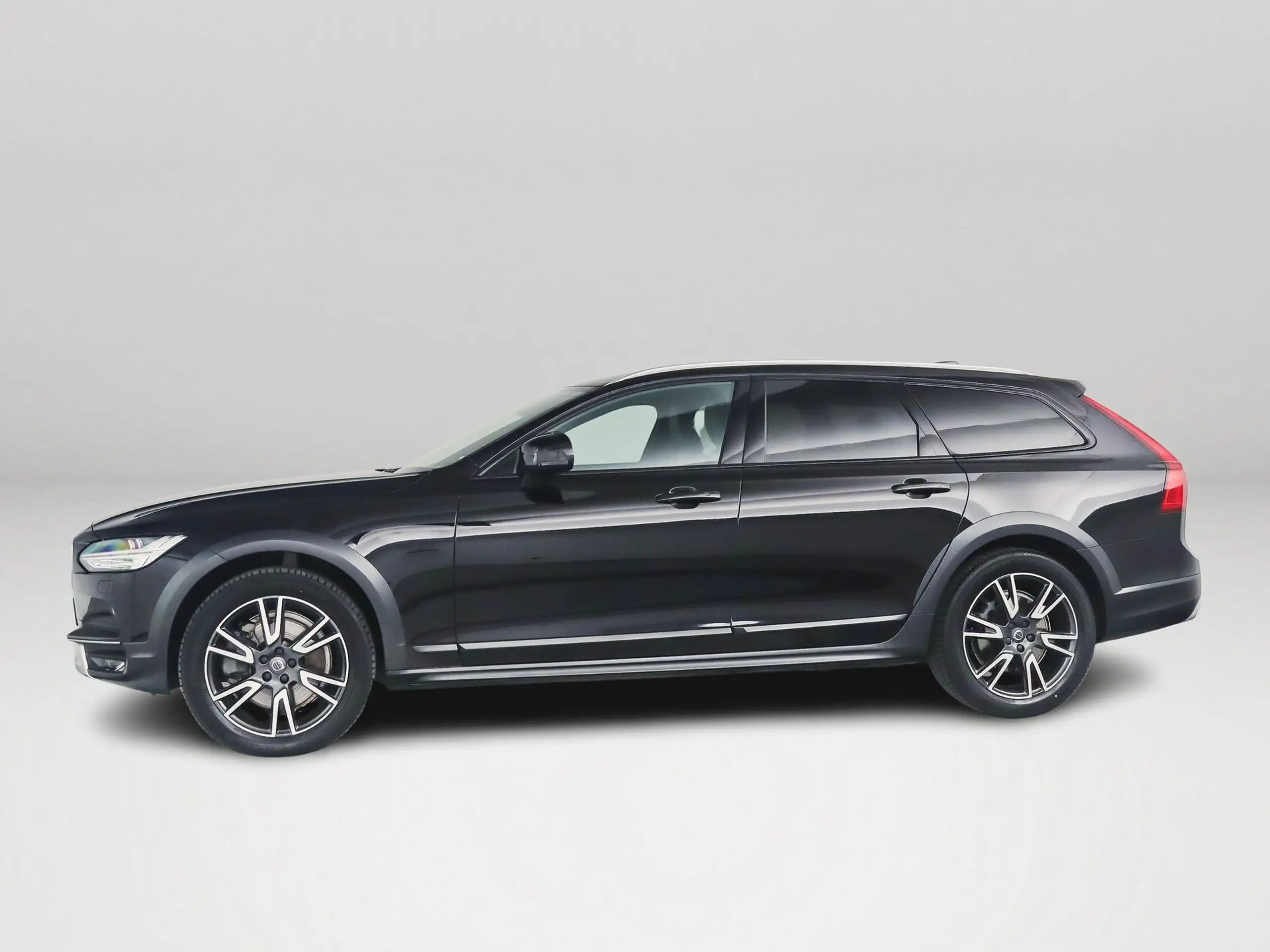 Volvo - V90 Cross Country