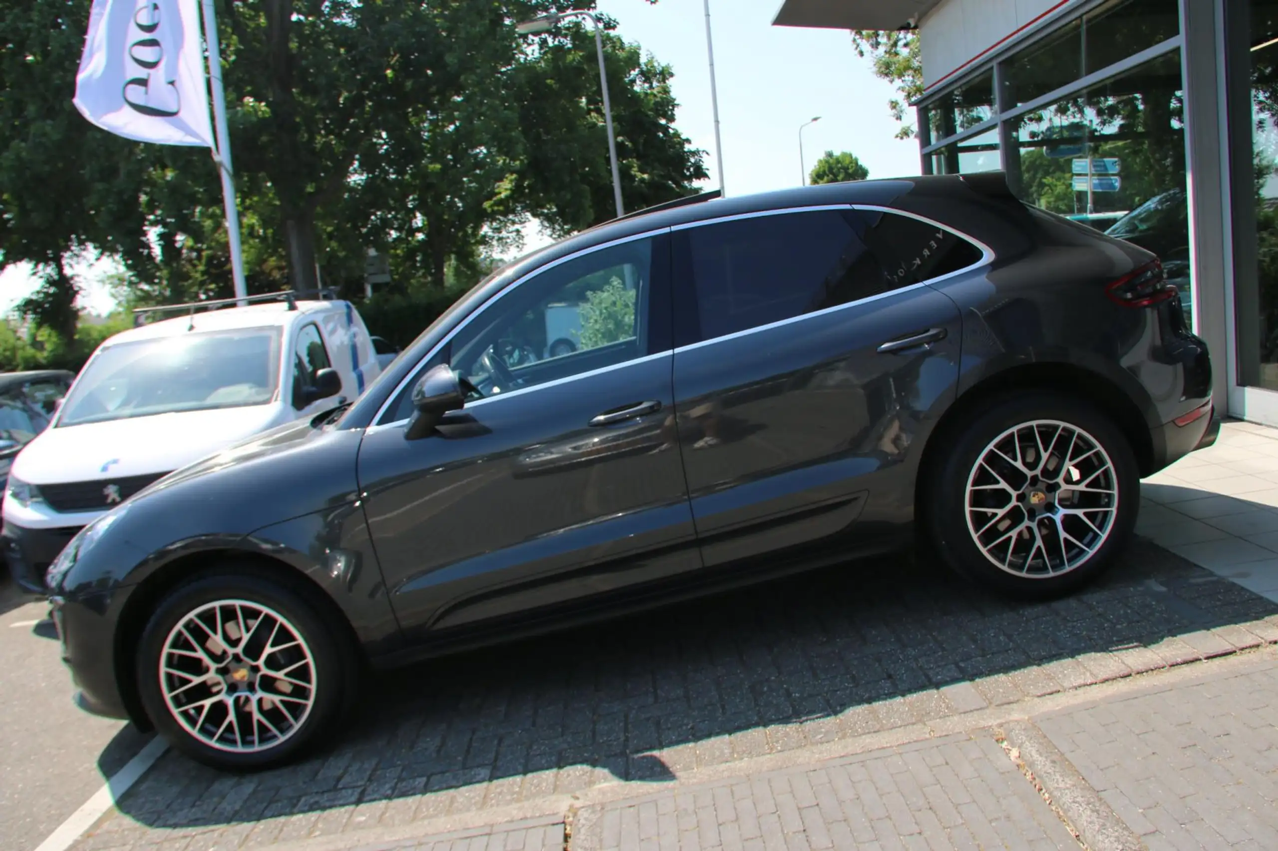 Porsche - Macan