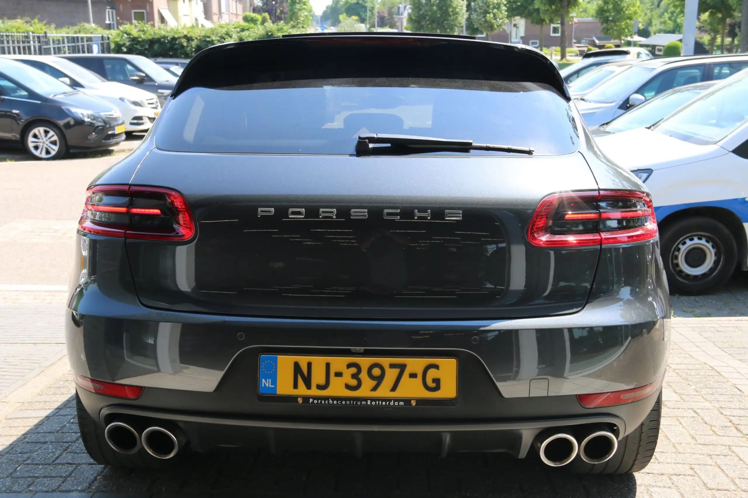 Porsche - Macan