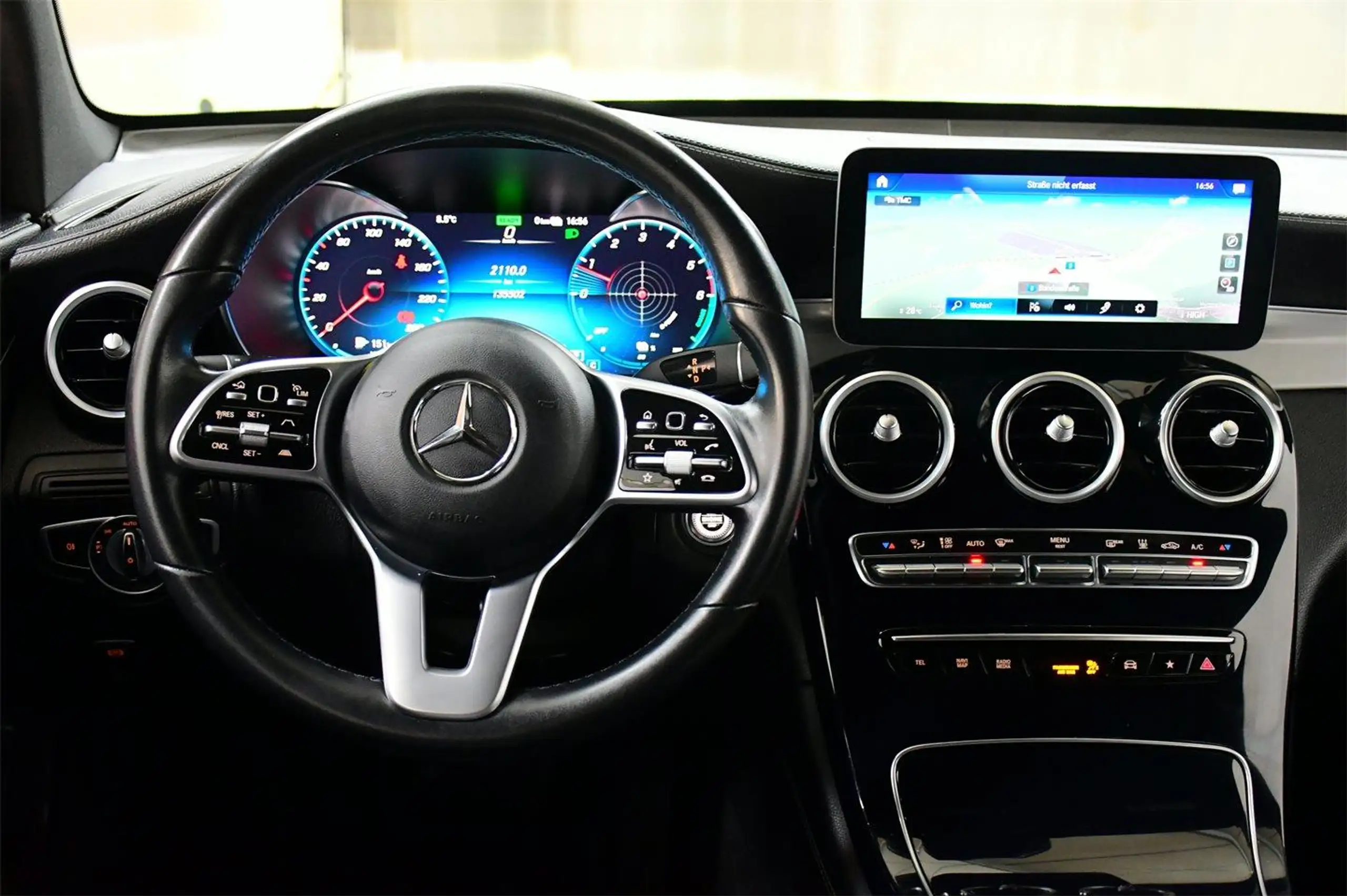 Mercedes-Benz - GLC 300