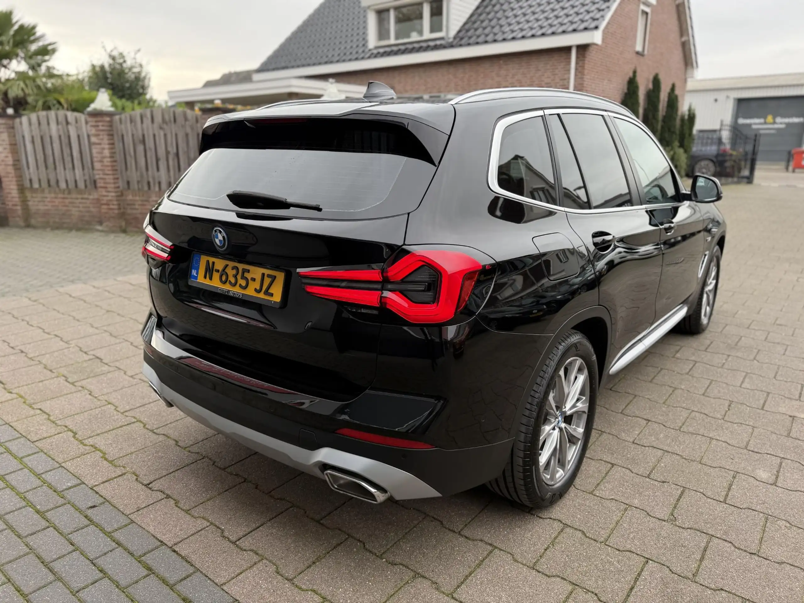 BMW - X3