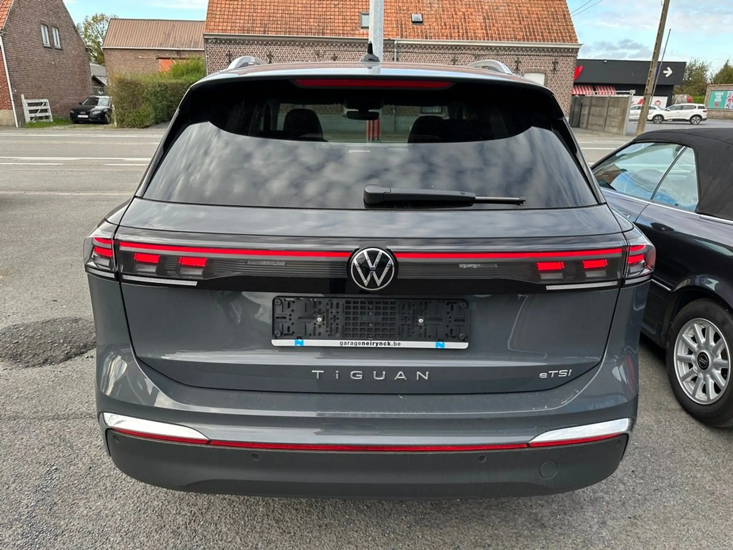 Volkswagen - Tiguan